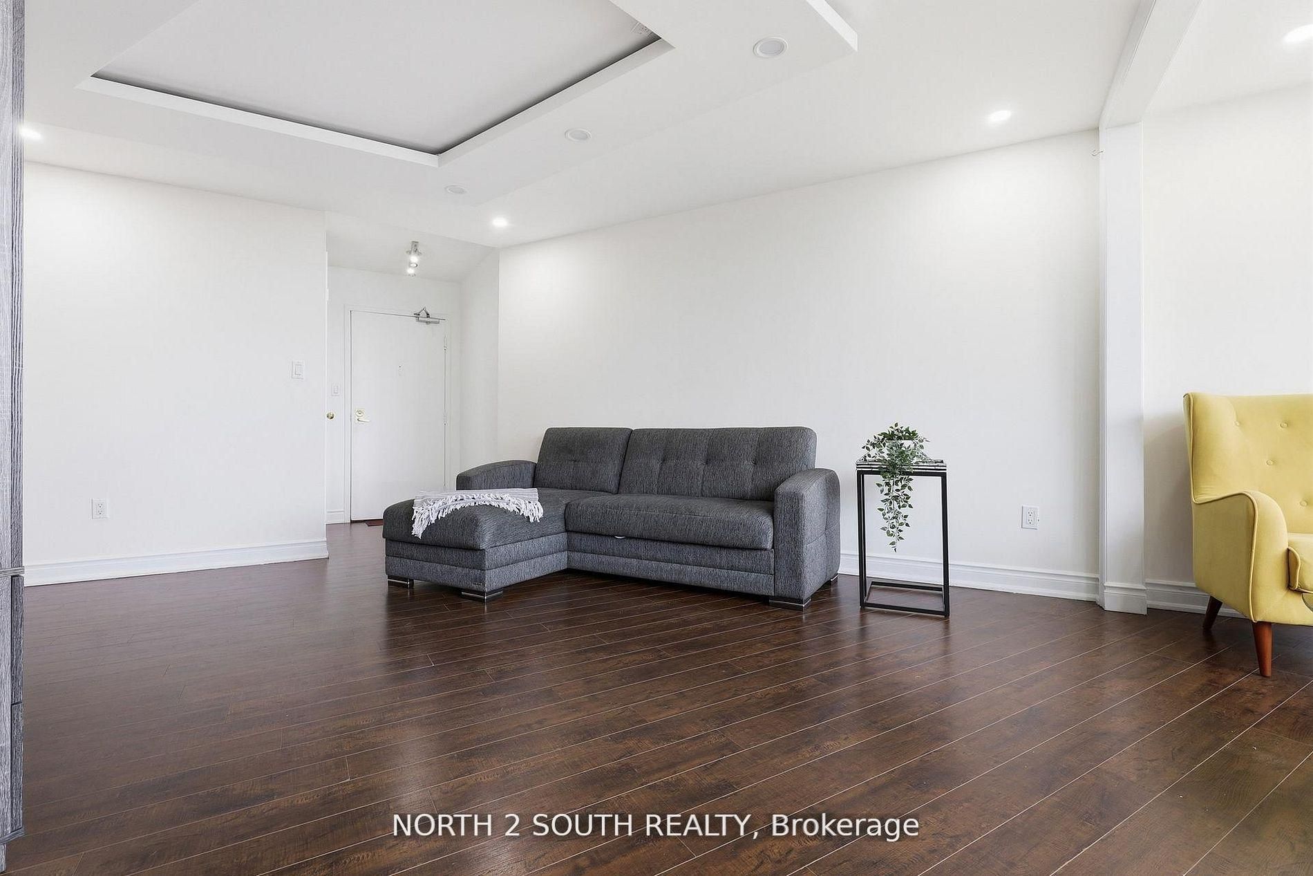270 Queens Quay W 505 Property Photo 7