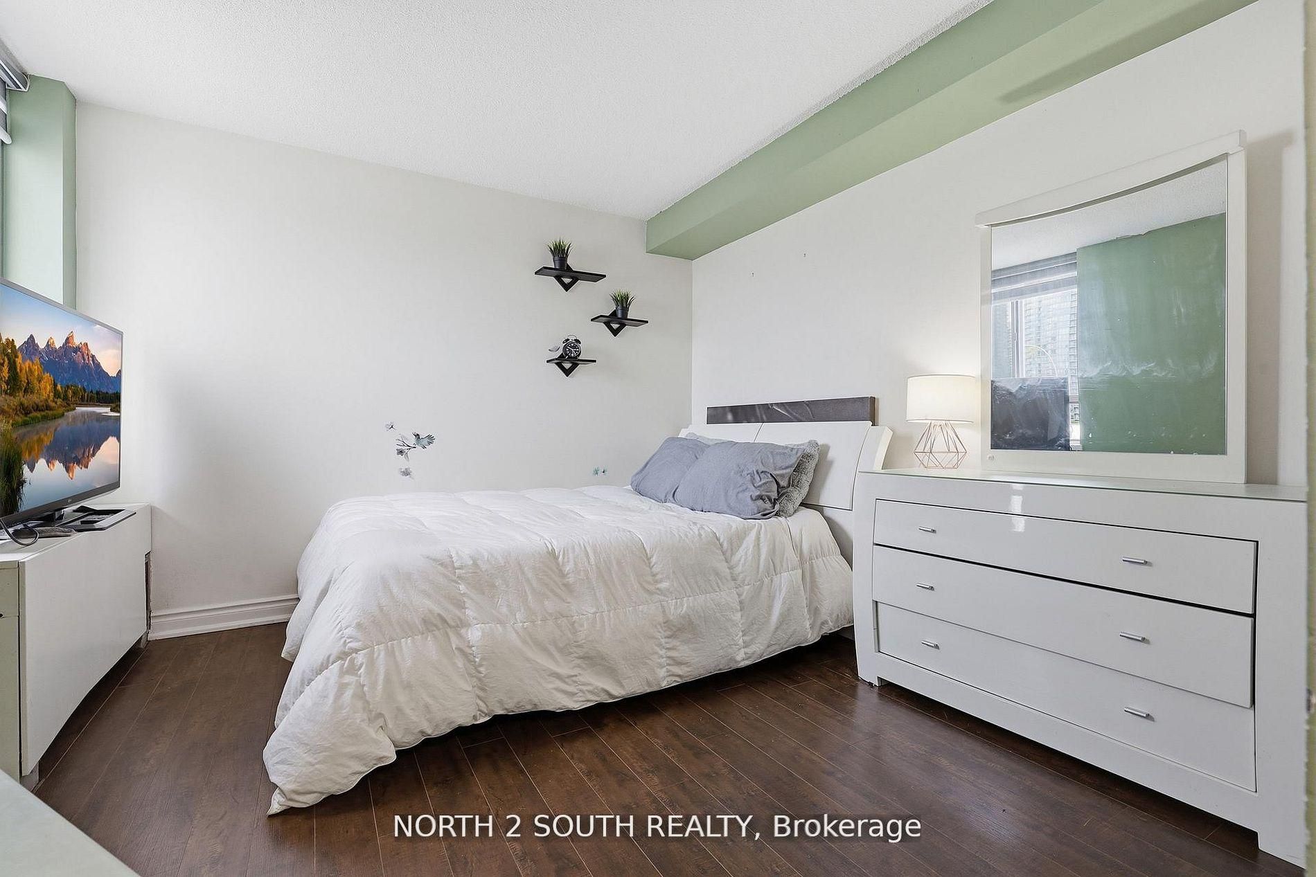 270 Queens Quay W 505 Property Photo 11