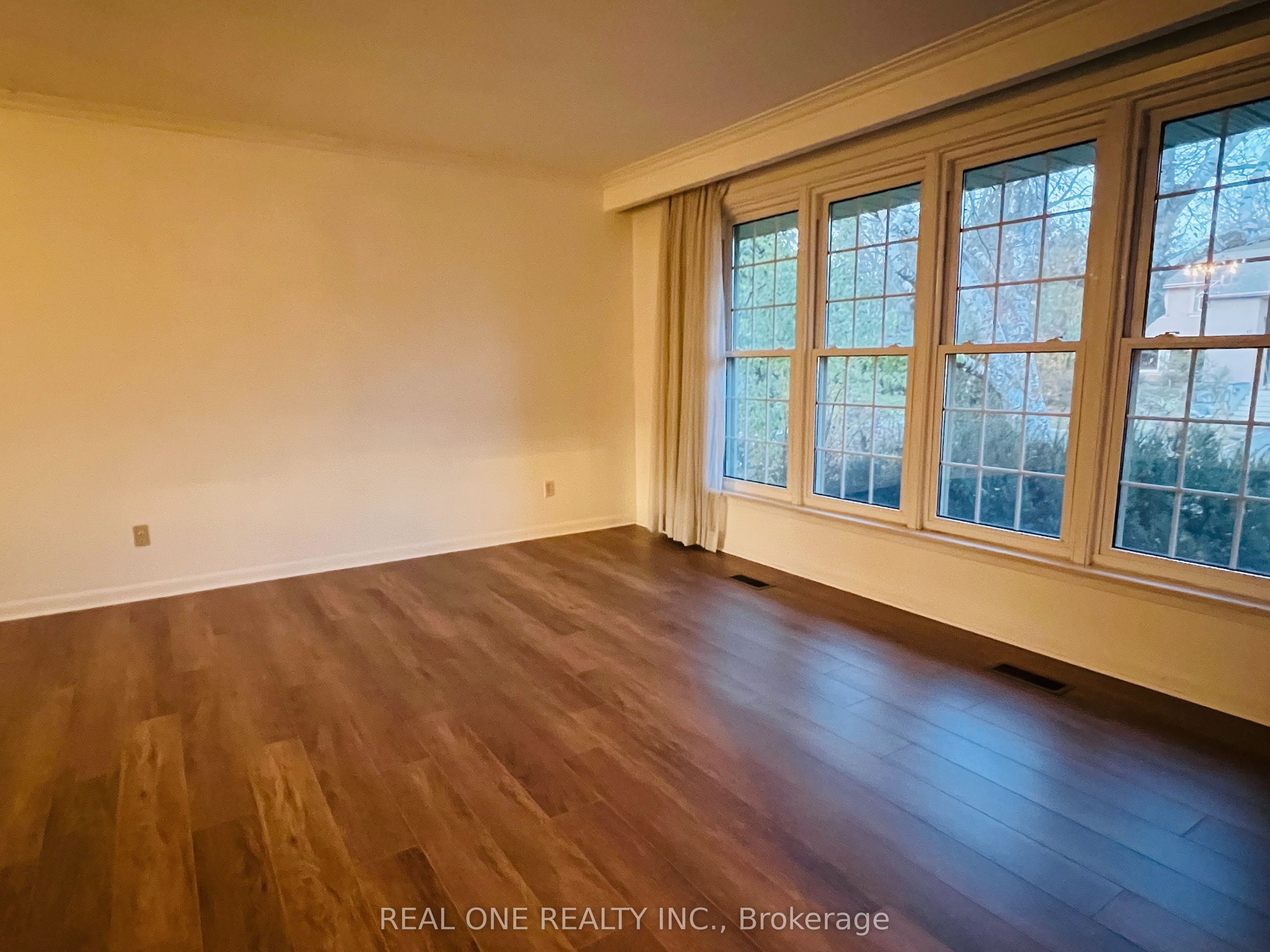 6 Fairhill Crescent Property Photo 3