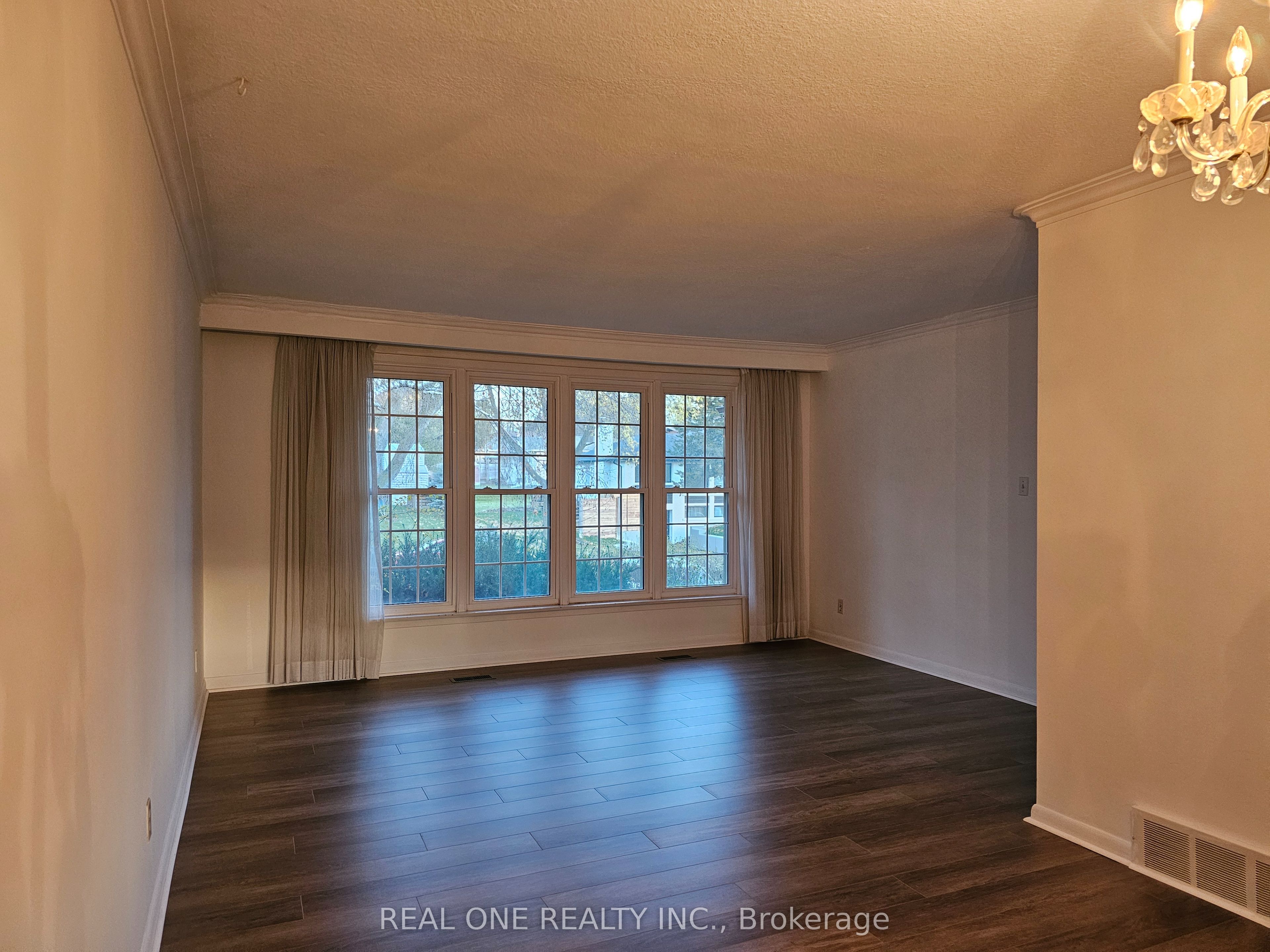 6 Fairhill Crescent Property Photo 4