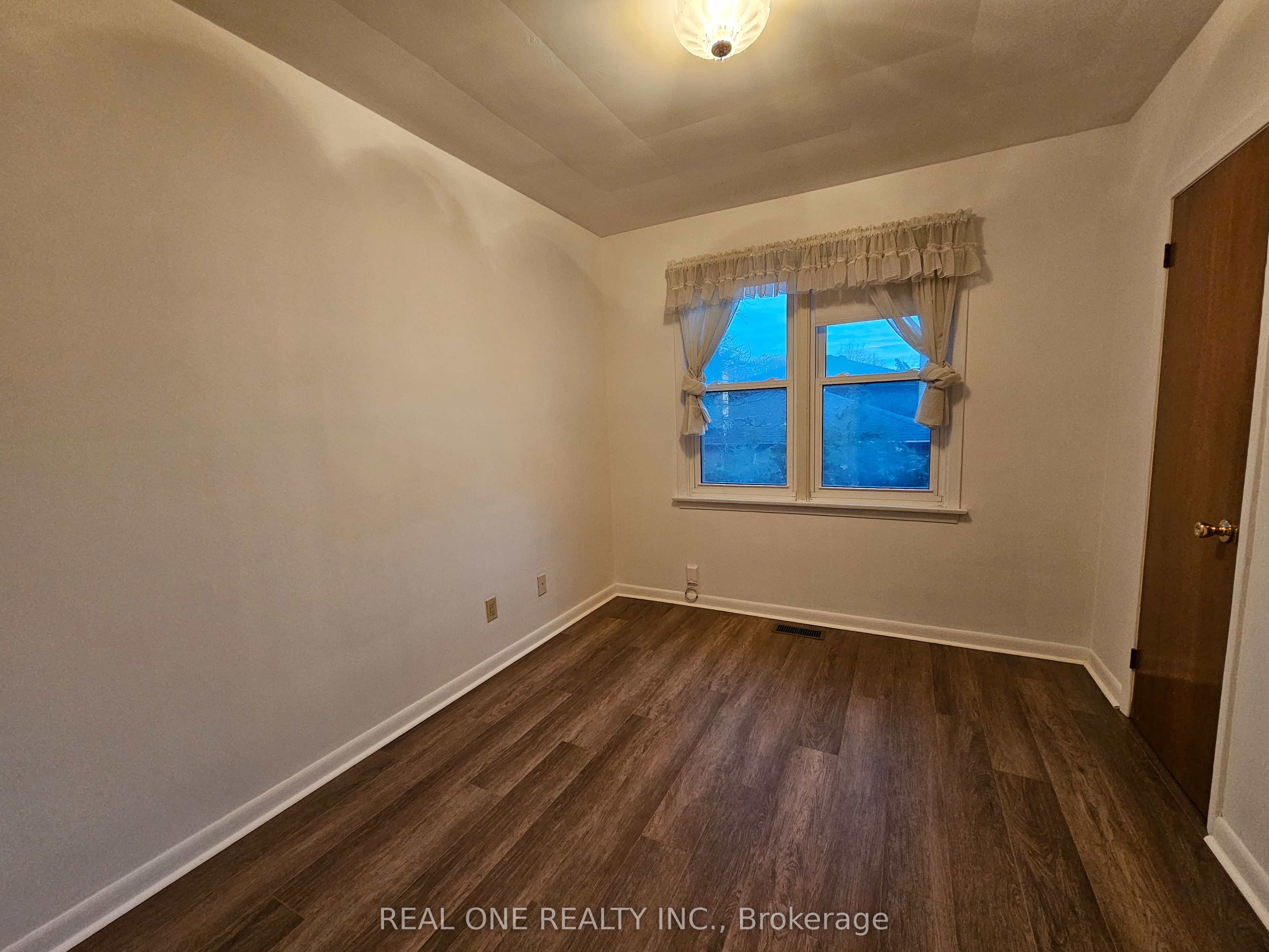 6 Fairhill Crescent Property Photo 12