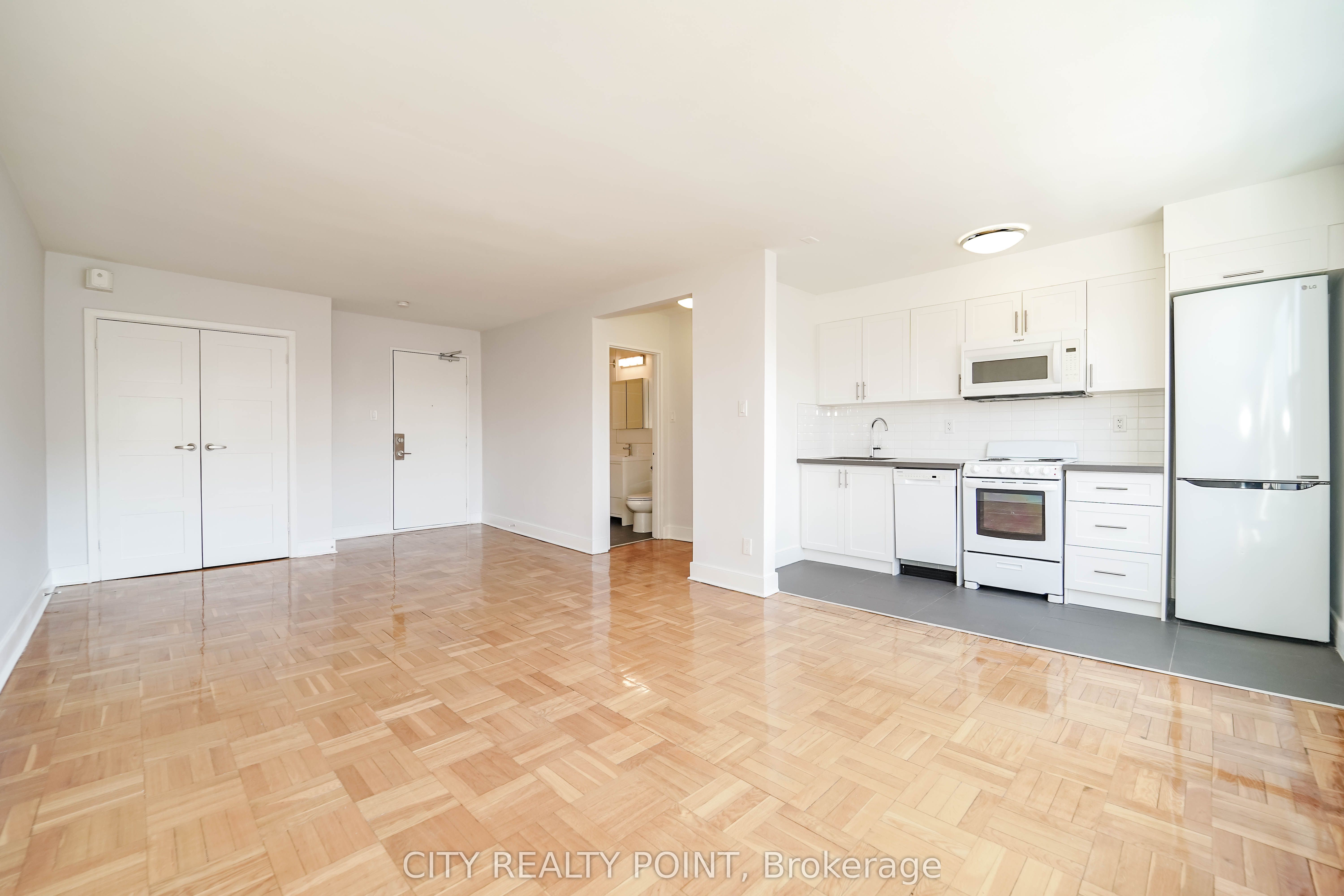 1545 Bathurst Street 202 Property Photo 4