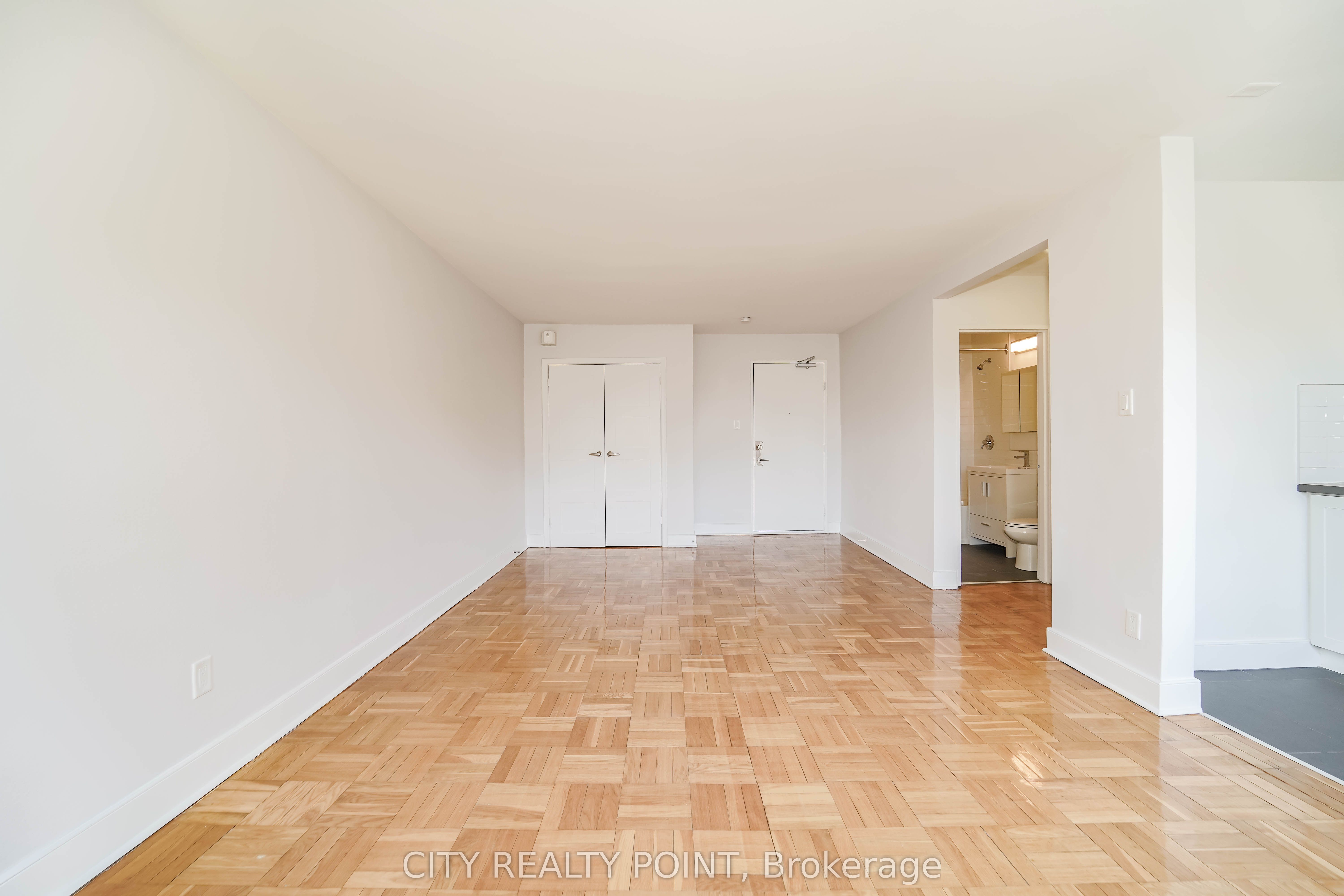 1545 Bathurst Street 202 Property Photo 5