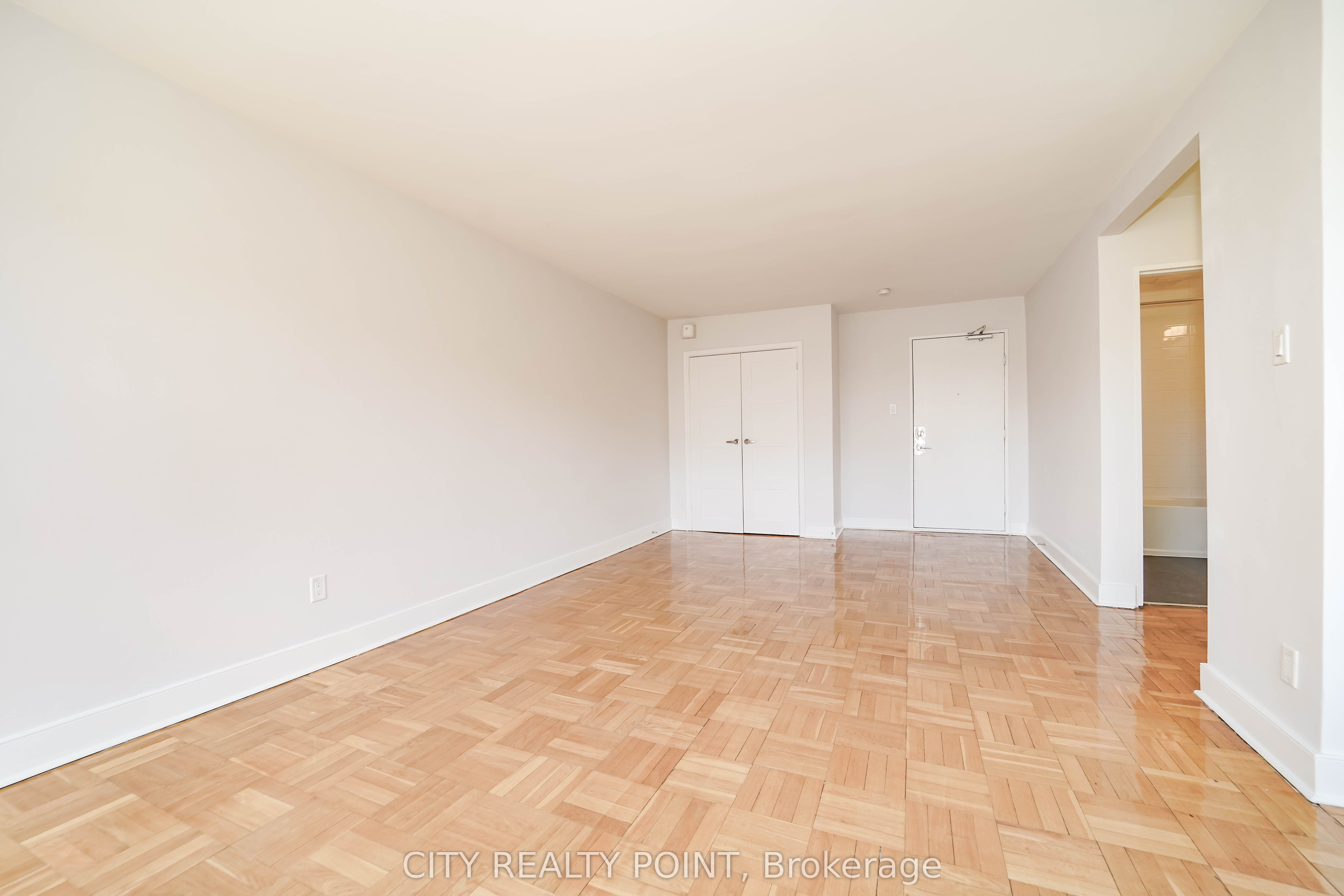 1545 Bathurst Street 202 Property Photo 6