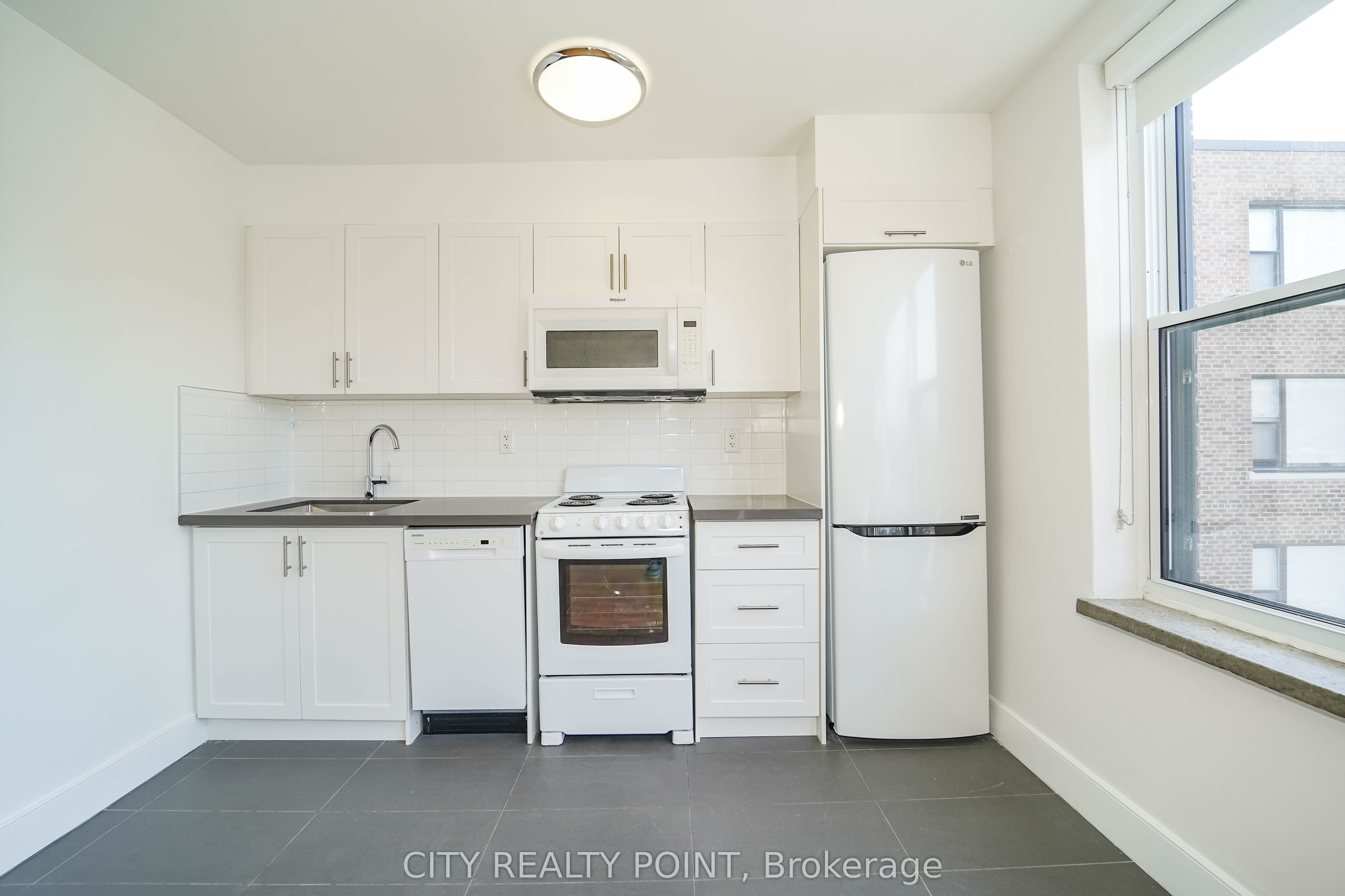 1545 Bathurst Street 202 Property Photo 7
