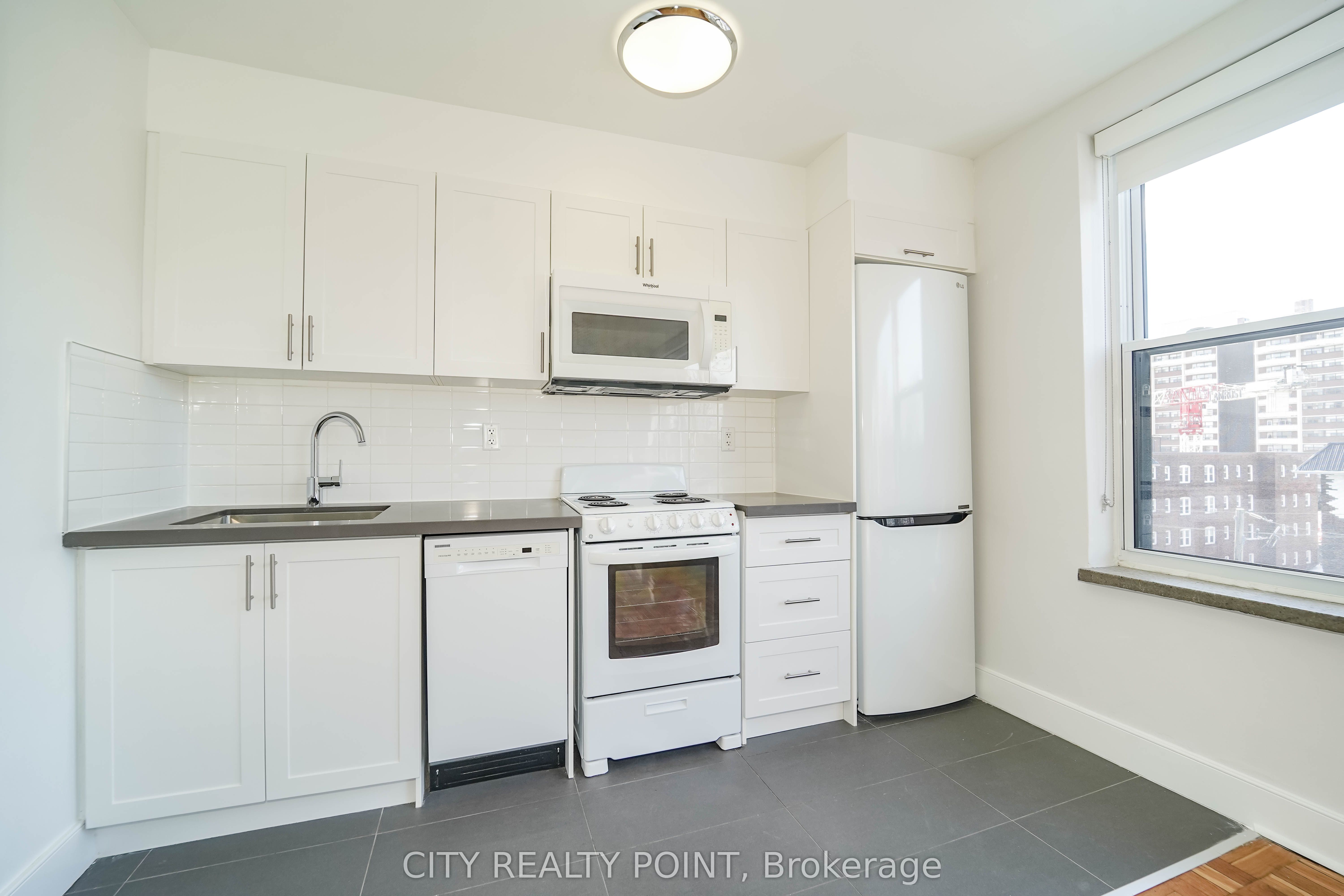 1545 Bathurst Street 202 Property Photo 8