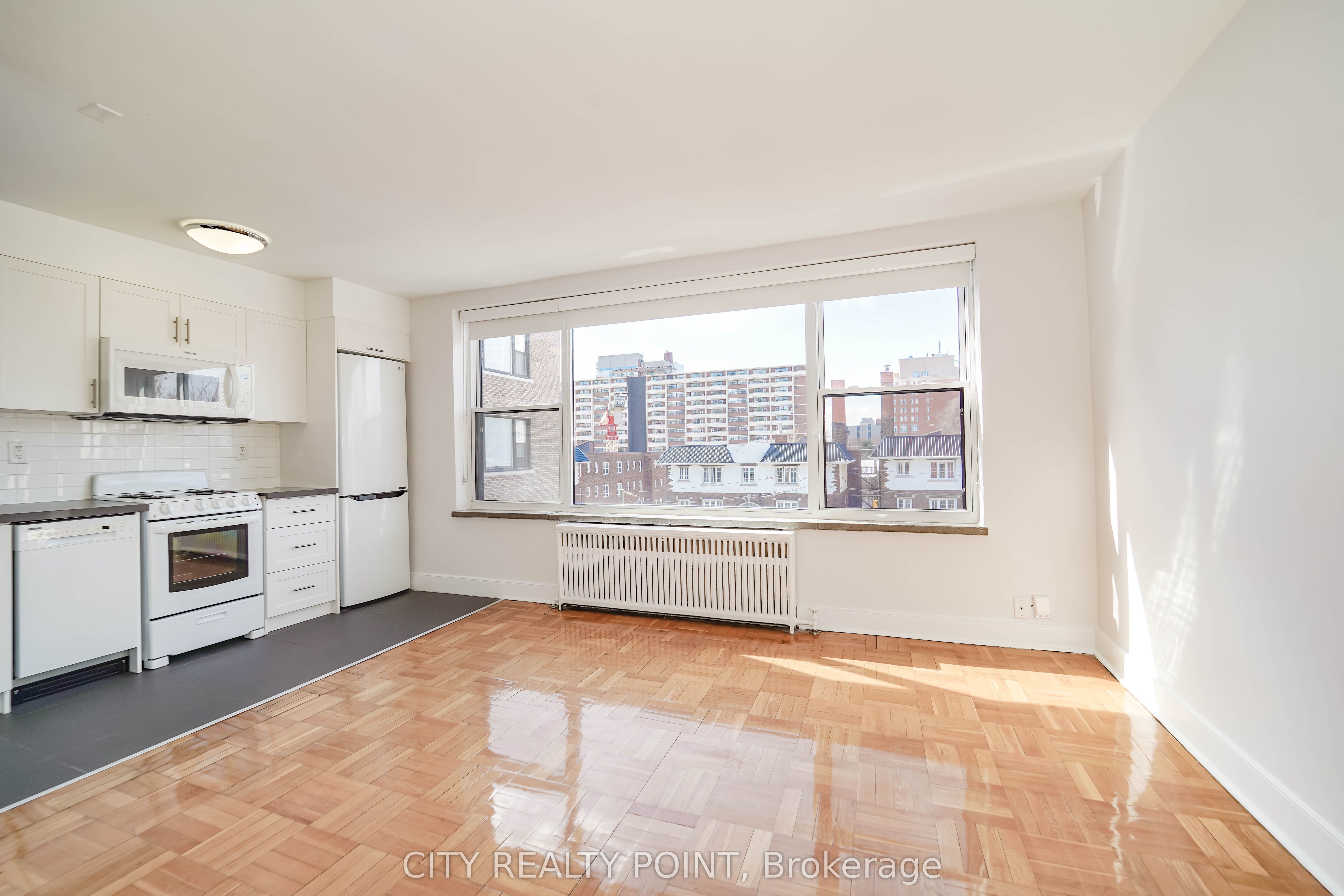 1545 Bathurst Street 202 Property Photo 10