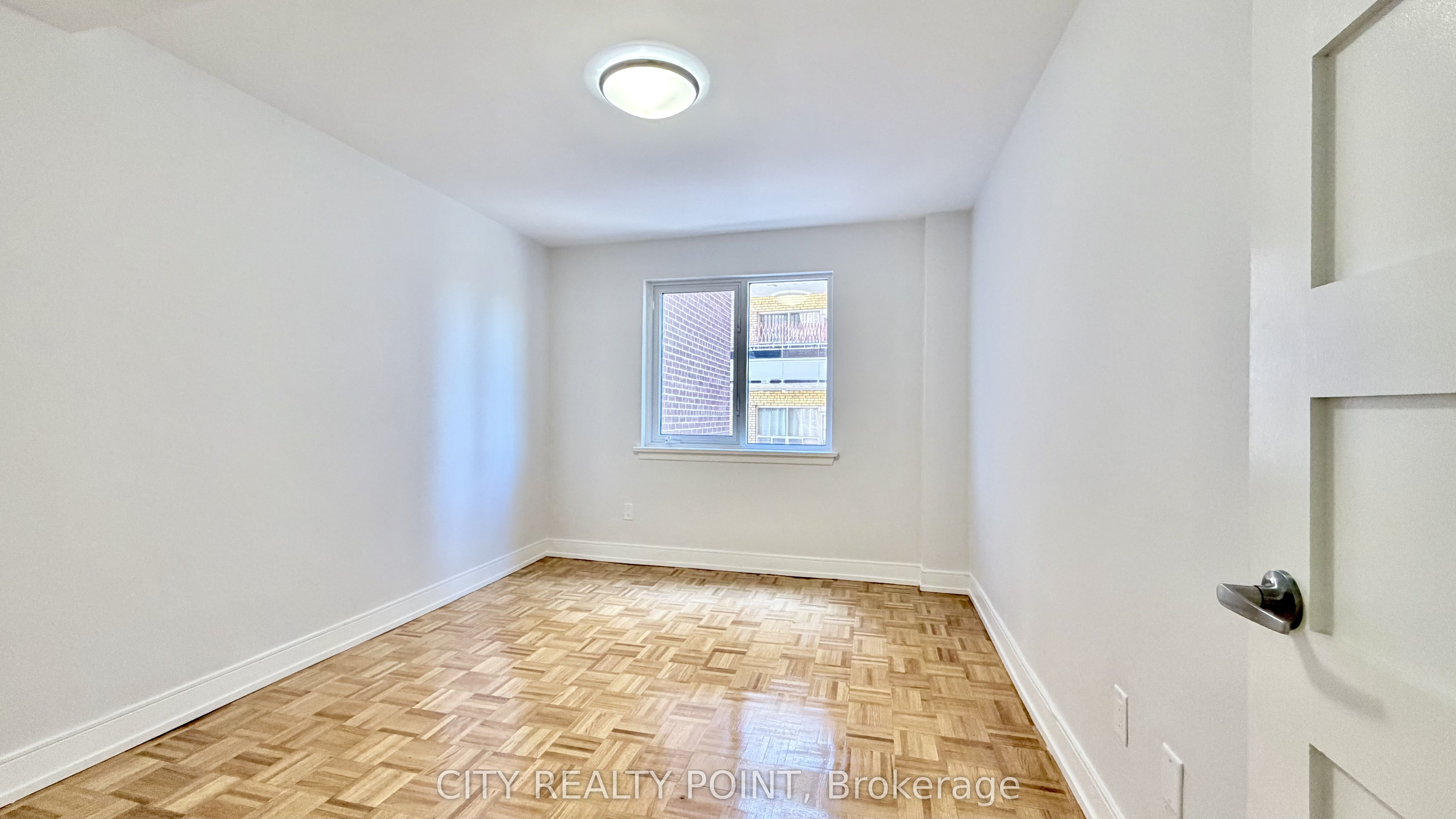95 Lawton Boulevard 407 Property Photo 7
