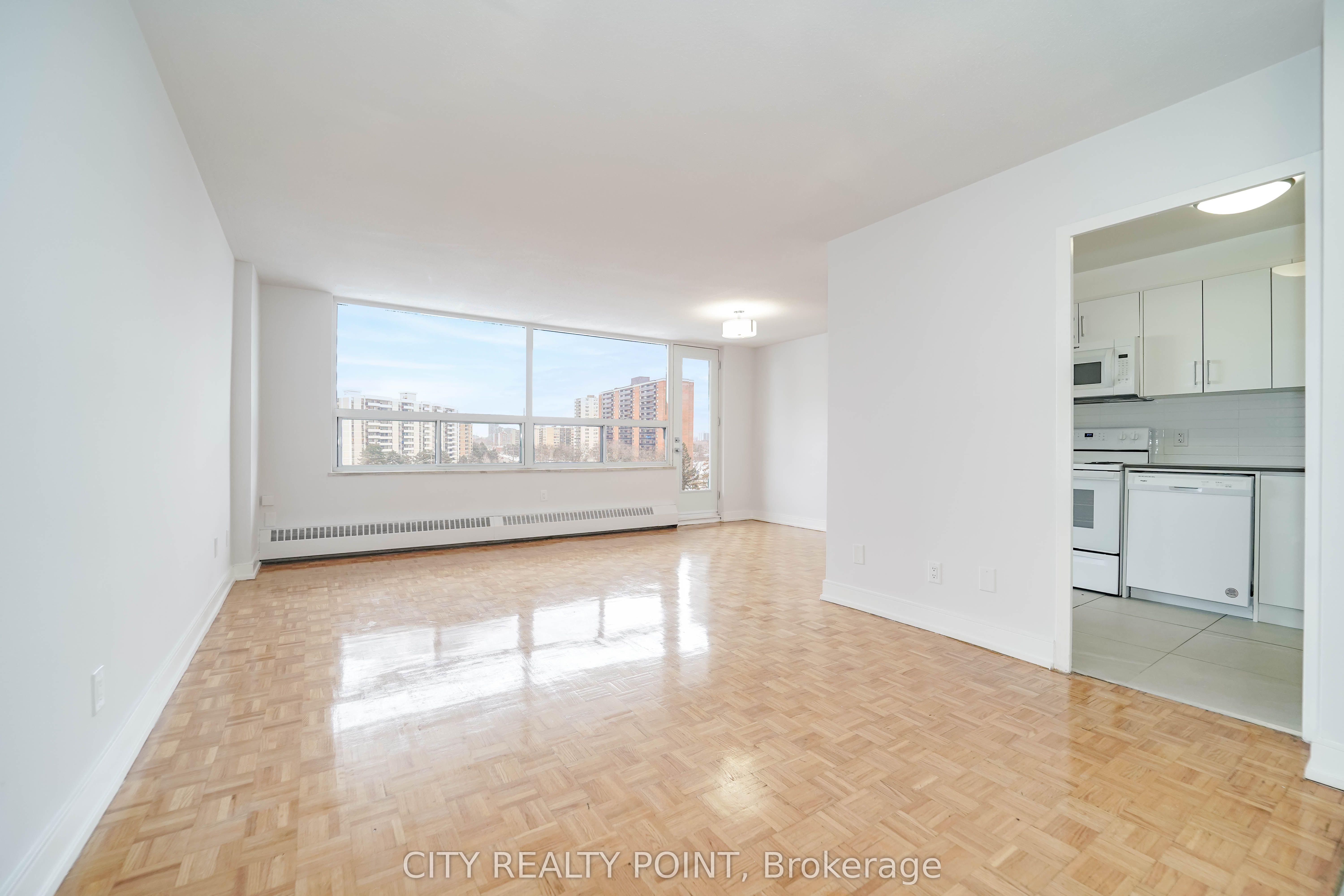 6200 Bathurst Street 310 Property Photo 2