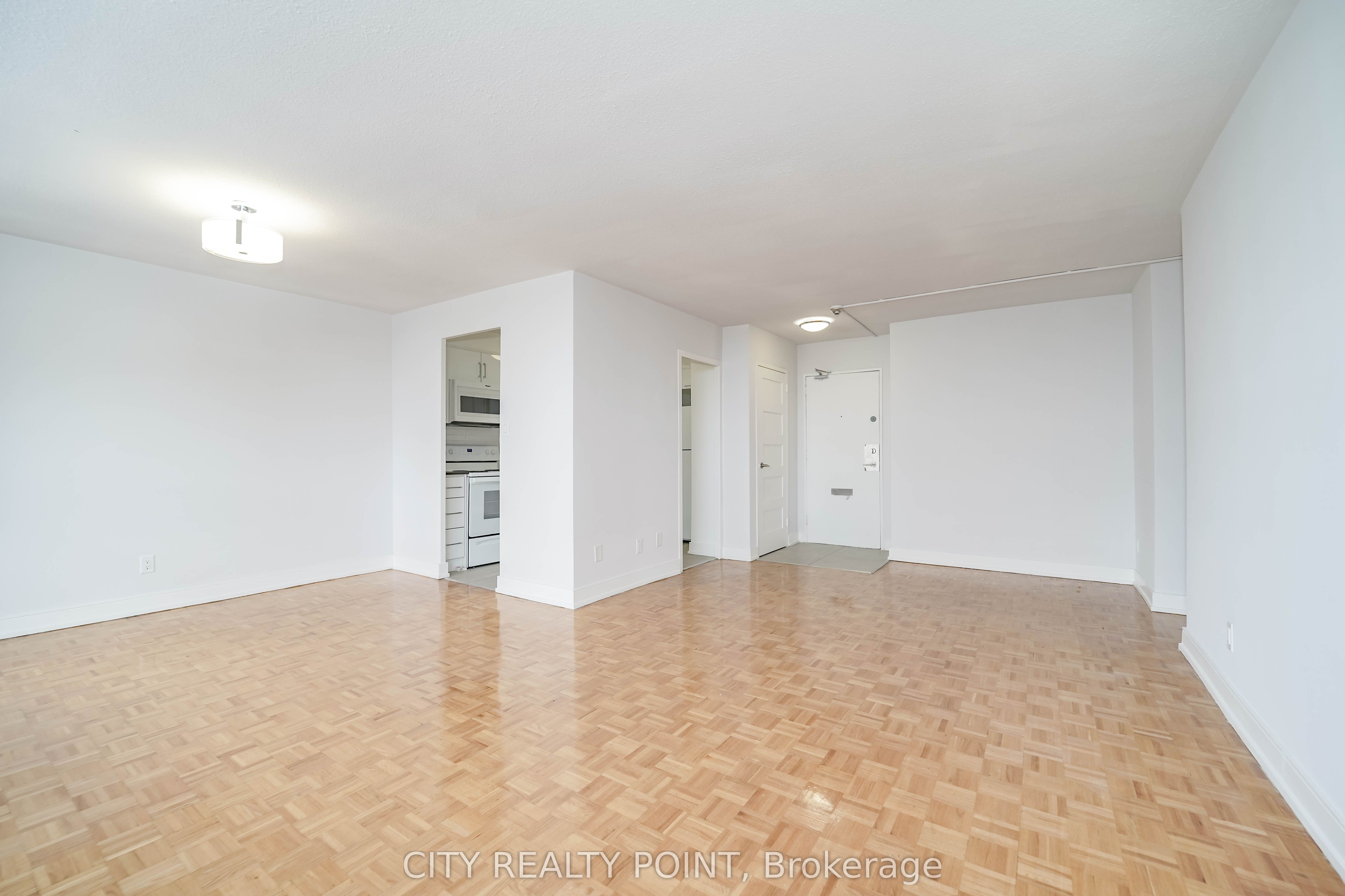 6200 Bathurst Street 310 Property Photo 3