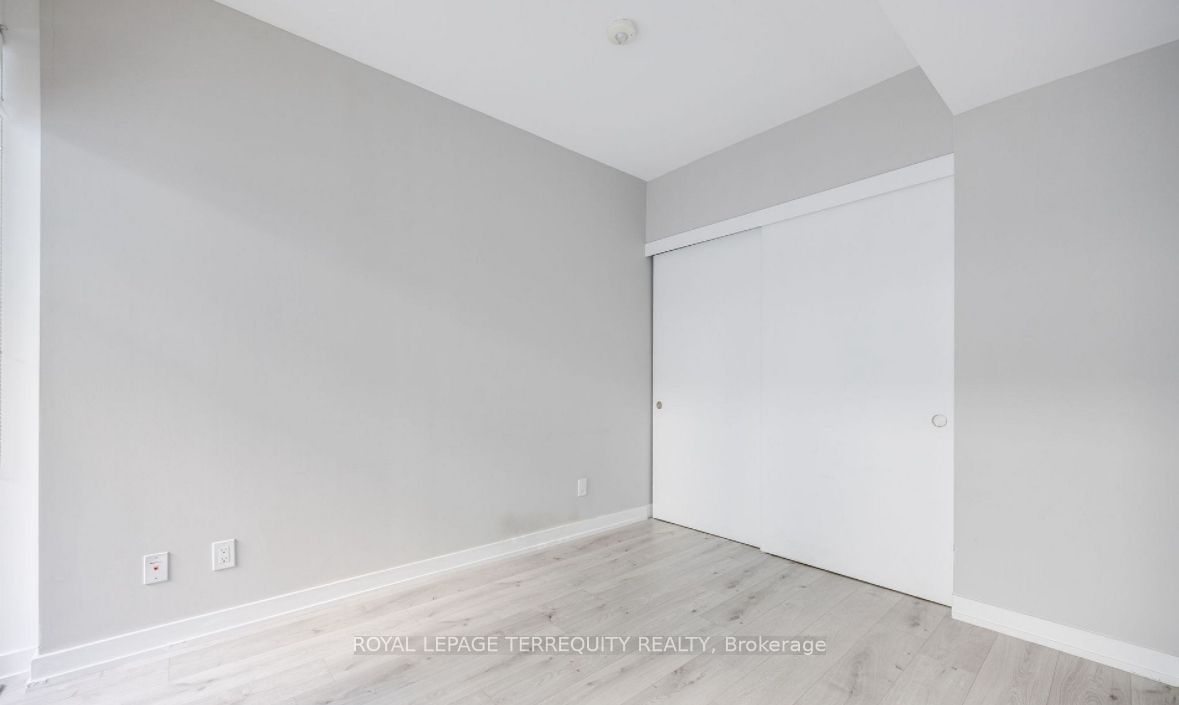 161 Roehampton Avenue 330 Property Photo 3