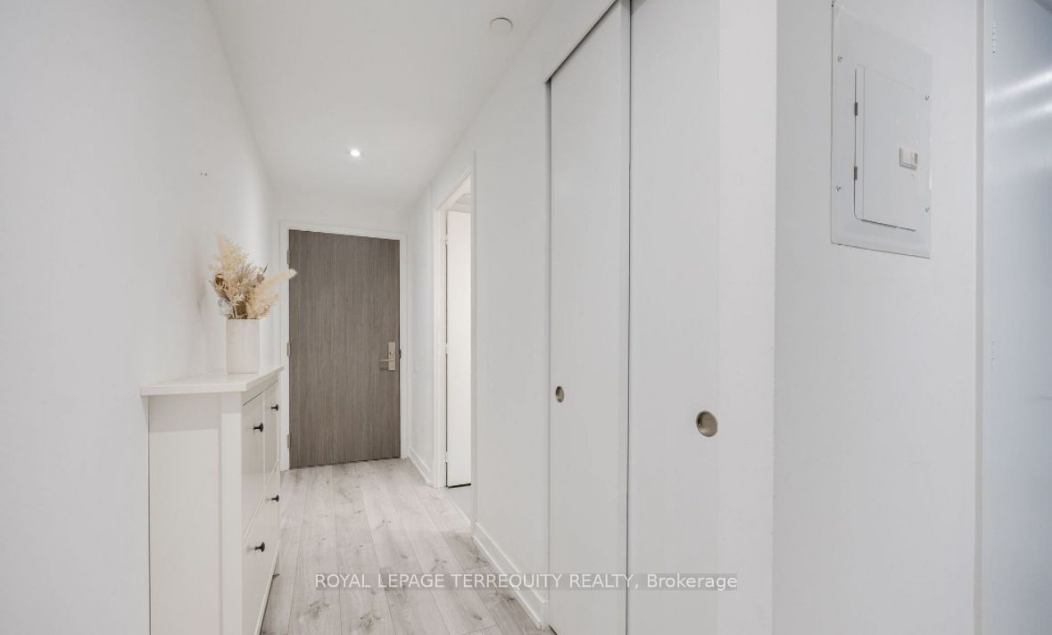 161 Roehampton Avenue 330 Property Photo 4