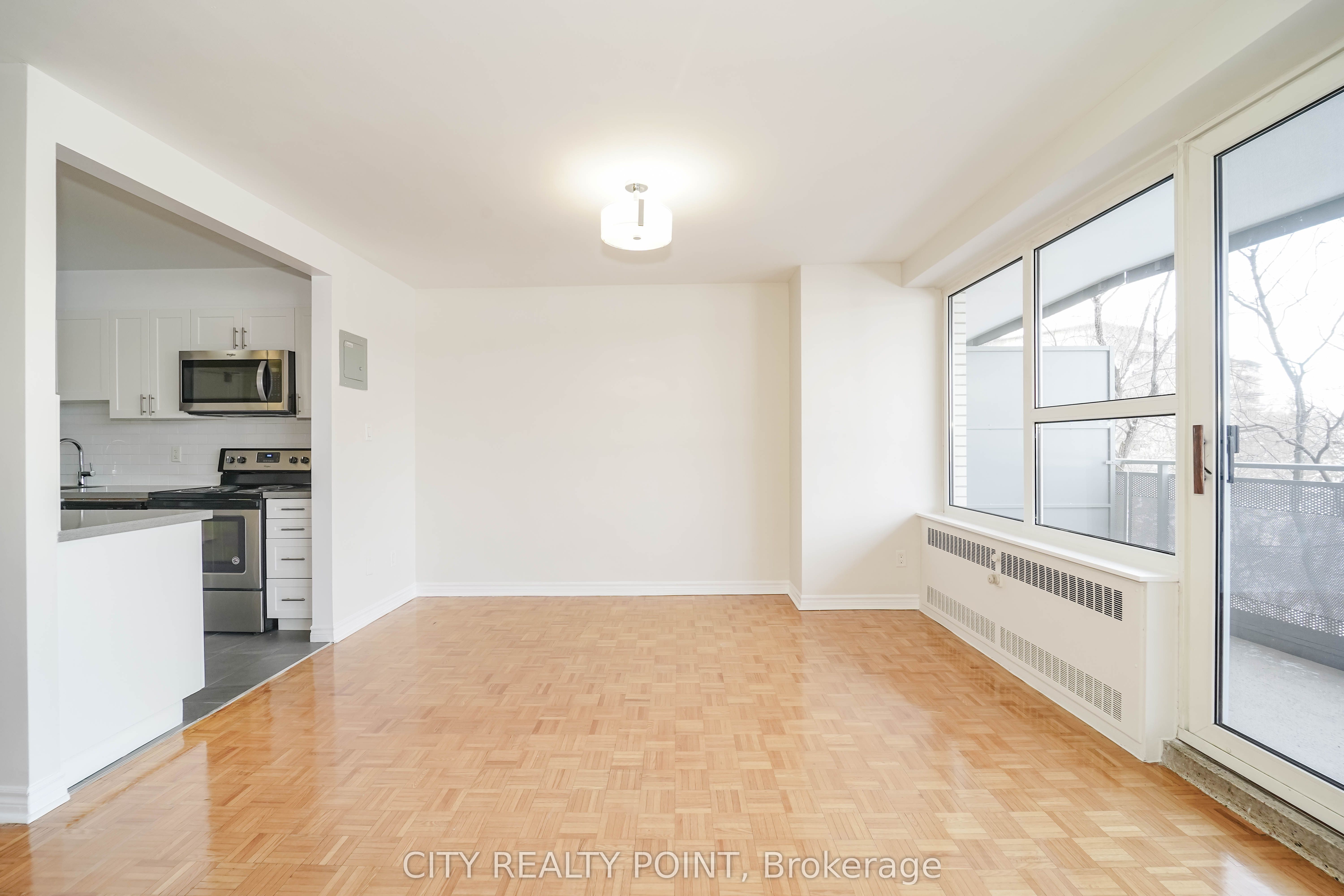 10 Shallmar Boulevard 202 Property Photo 6