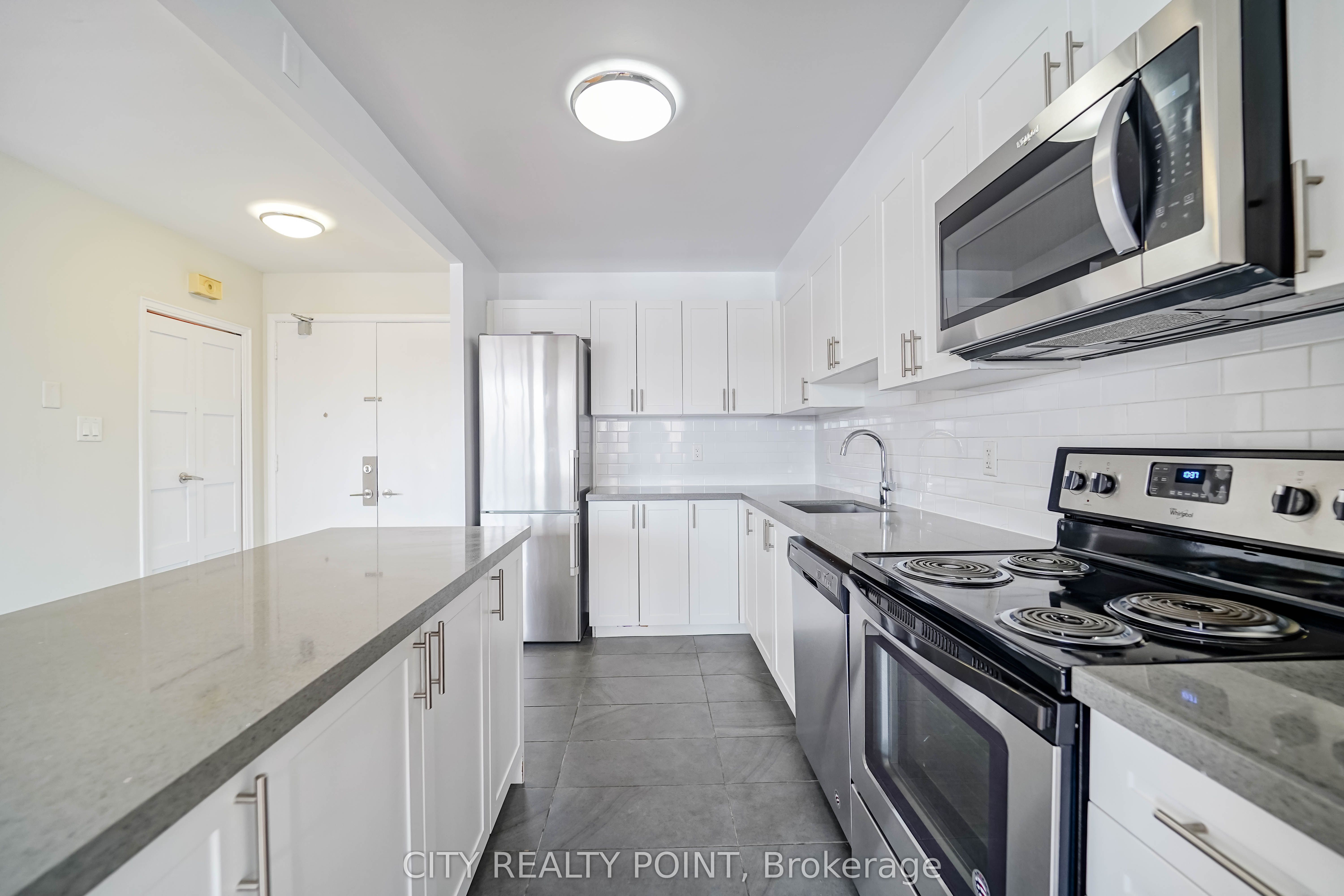 10 Shallmar Boulevard 202 Property Photo 8