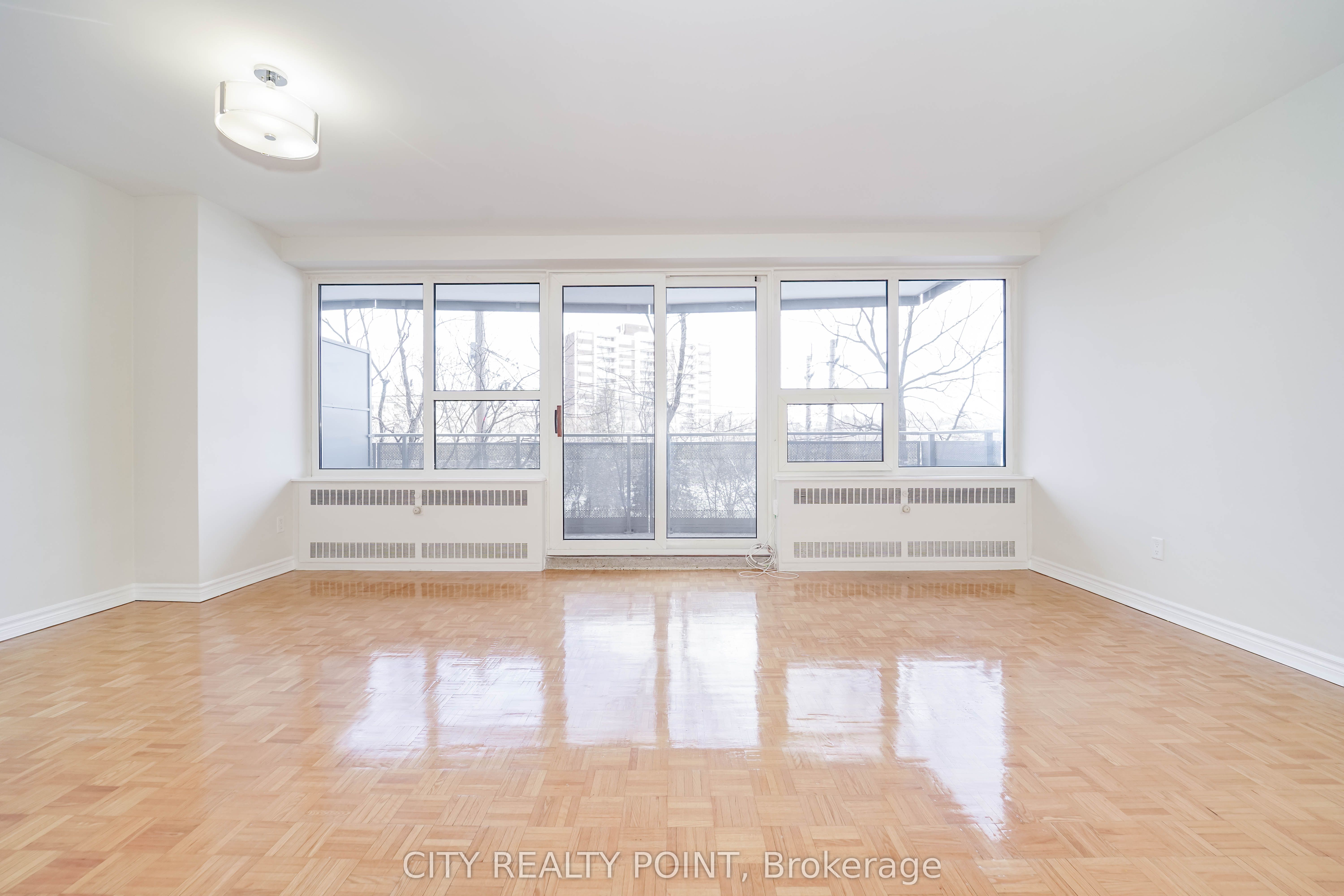 10 Shallmar Boulevard 202 Property Photo 9