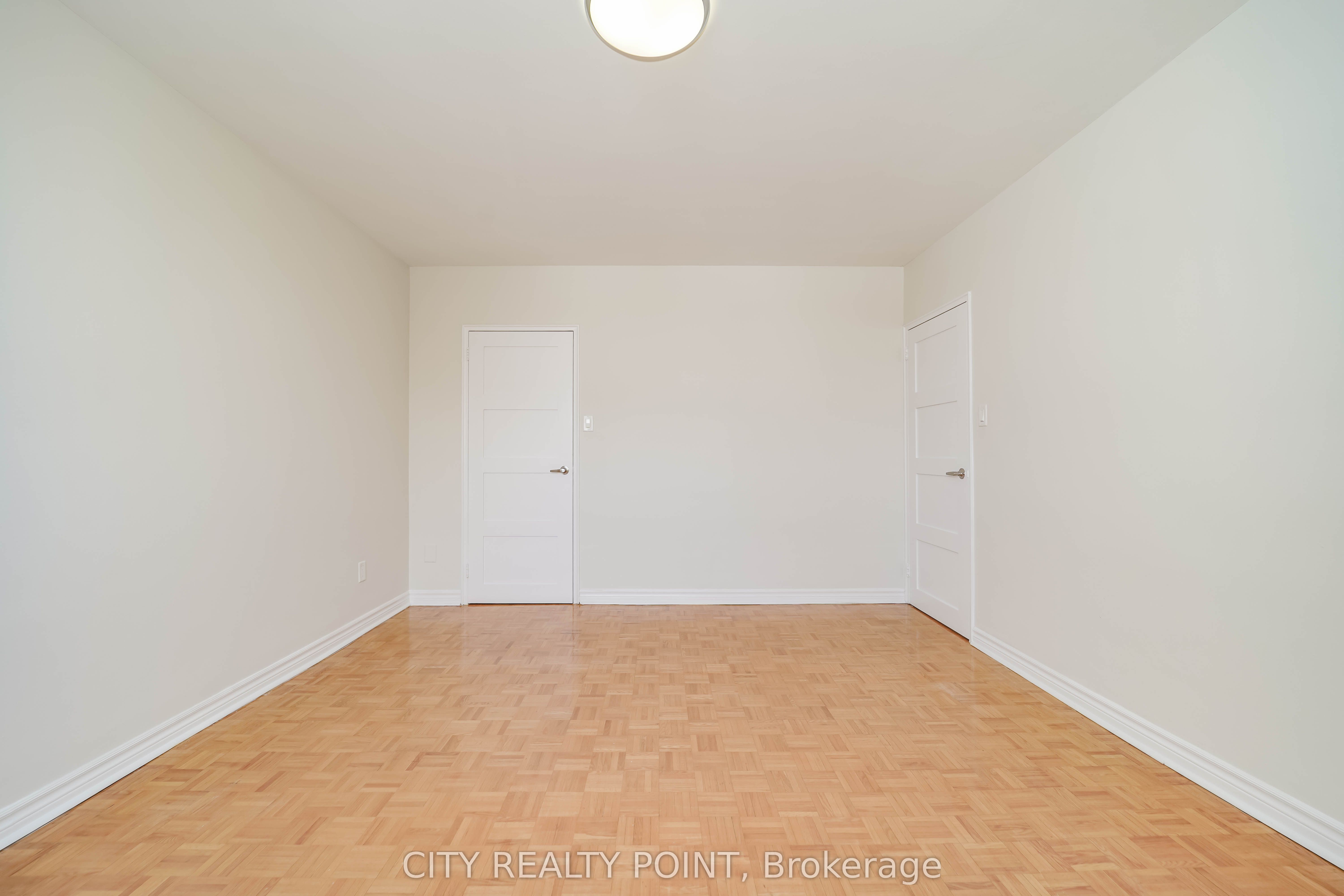 10 Shallmar Boulevard 202 Property Photo 12