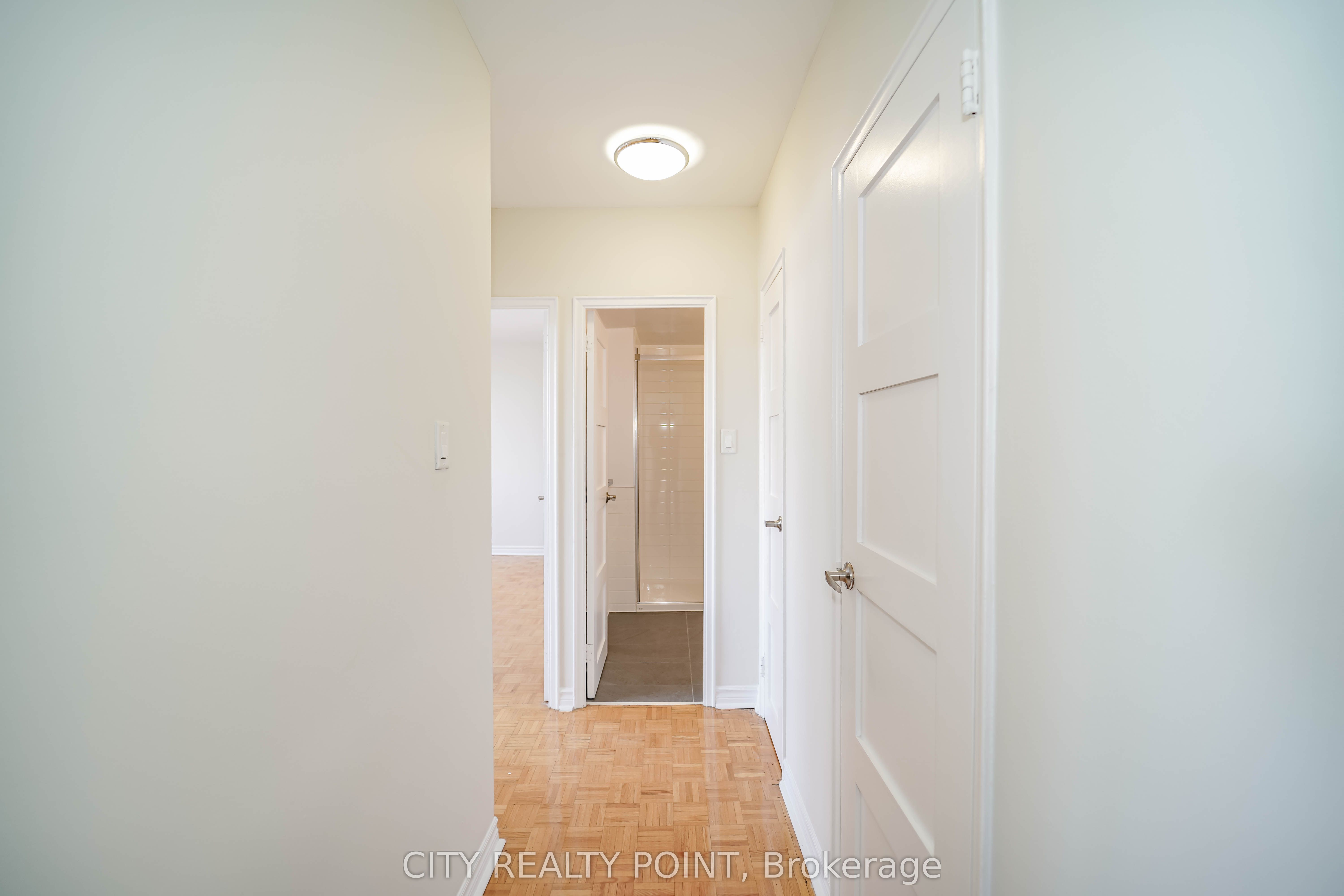 10 Shallmar Boulevard 202 Property Photo 16