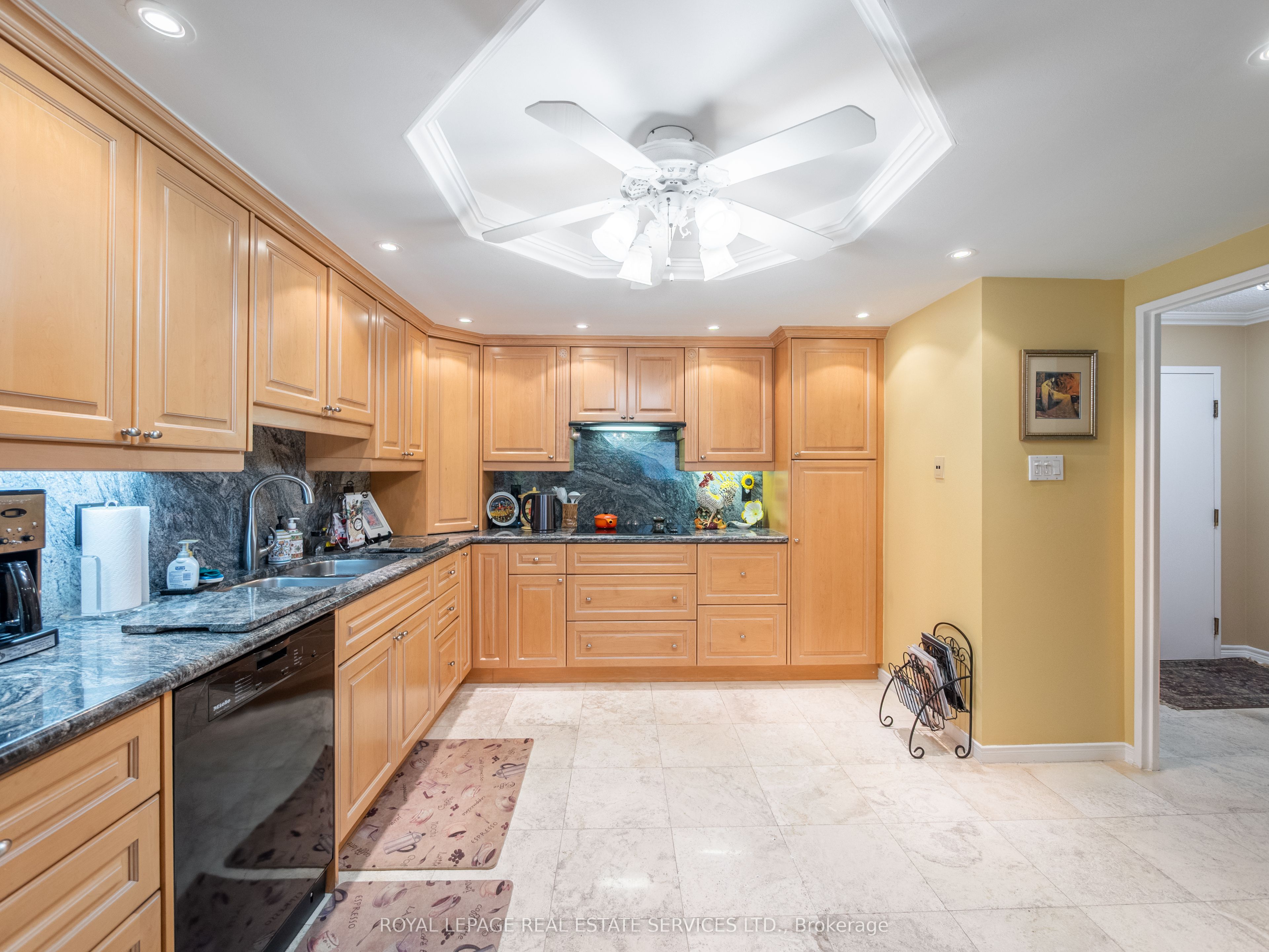 131 Beecroft Road 1404 Property Photo 4