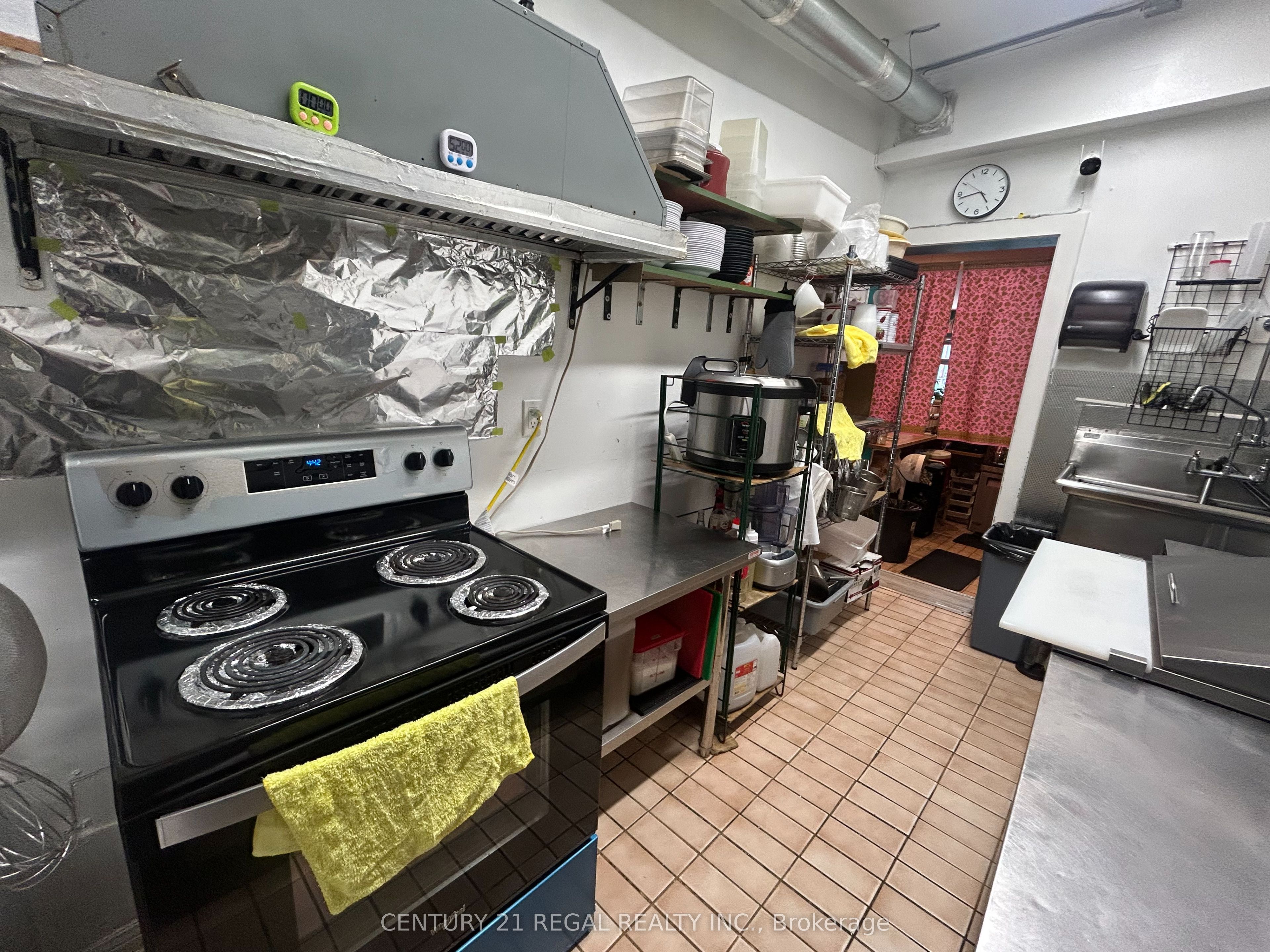 253 Gerrard Street E Property Photo 5