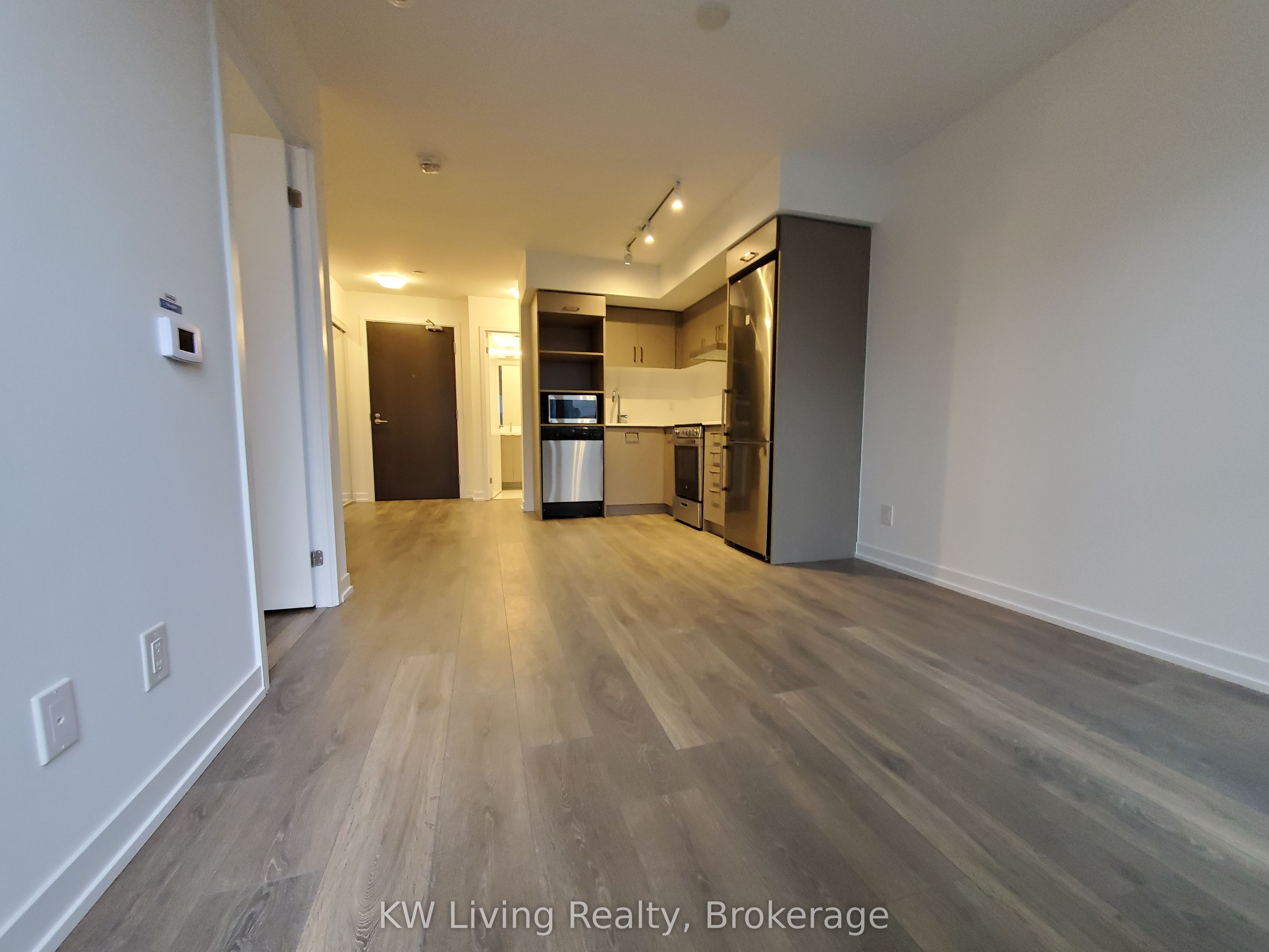 219 Dundas Street E Ph106 Property Photo 3