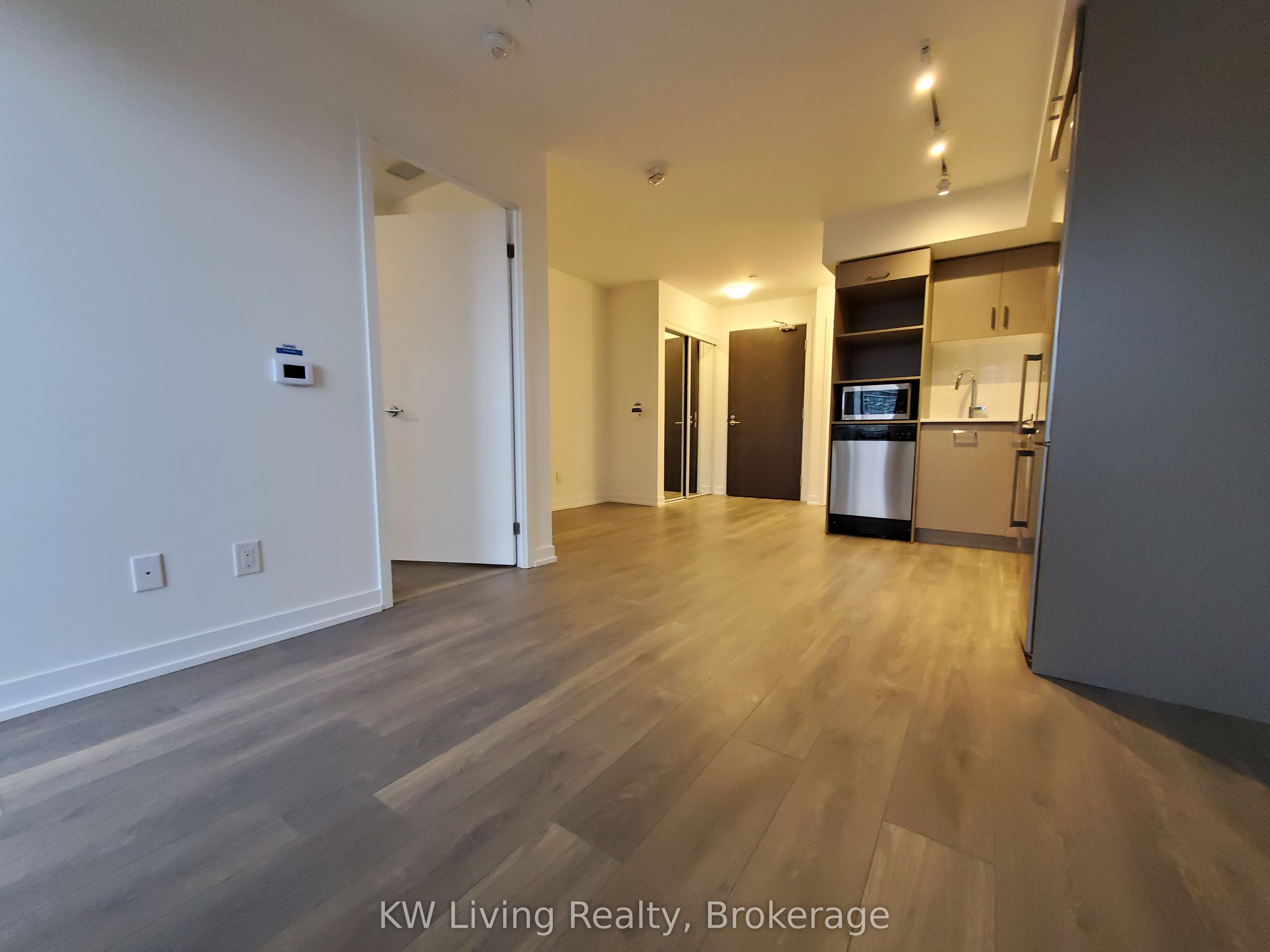 219 Dundas Street E Ph106 Property Photo 4
