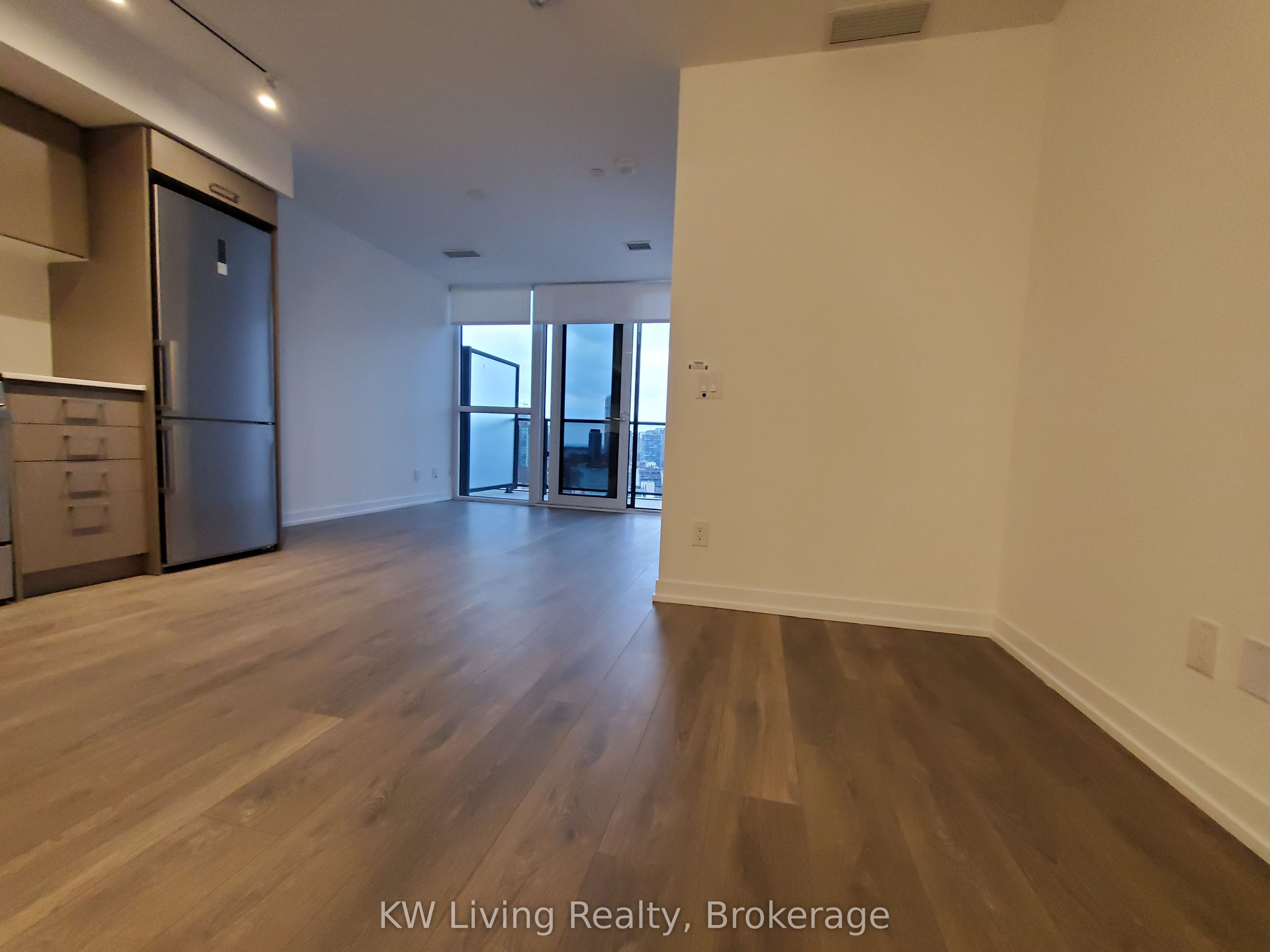 219 Dundas Street E Ph106 Property Photo 5