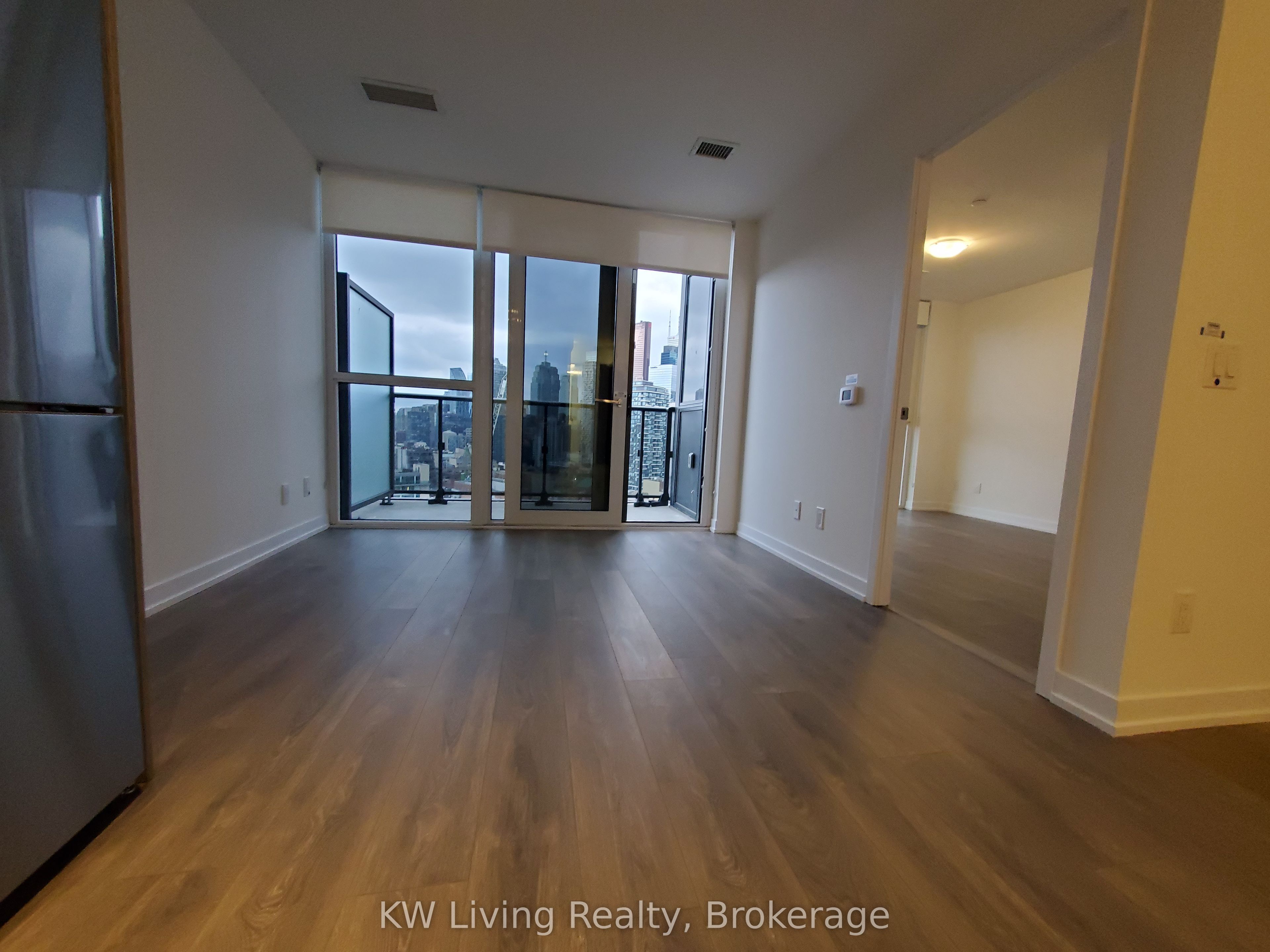 219 Dundas Street E Ph106 Property Photo 6