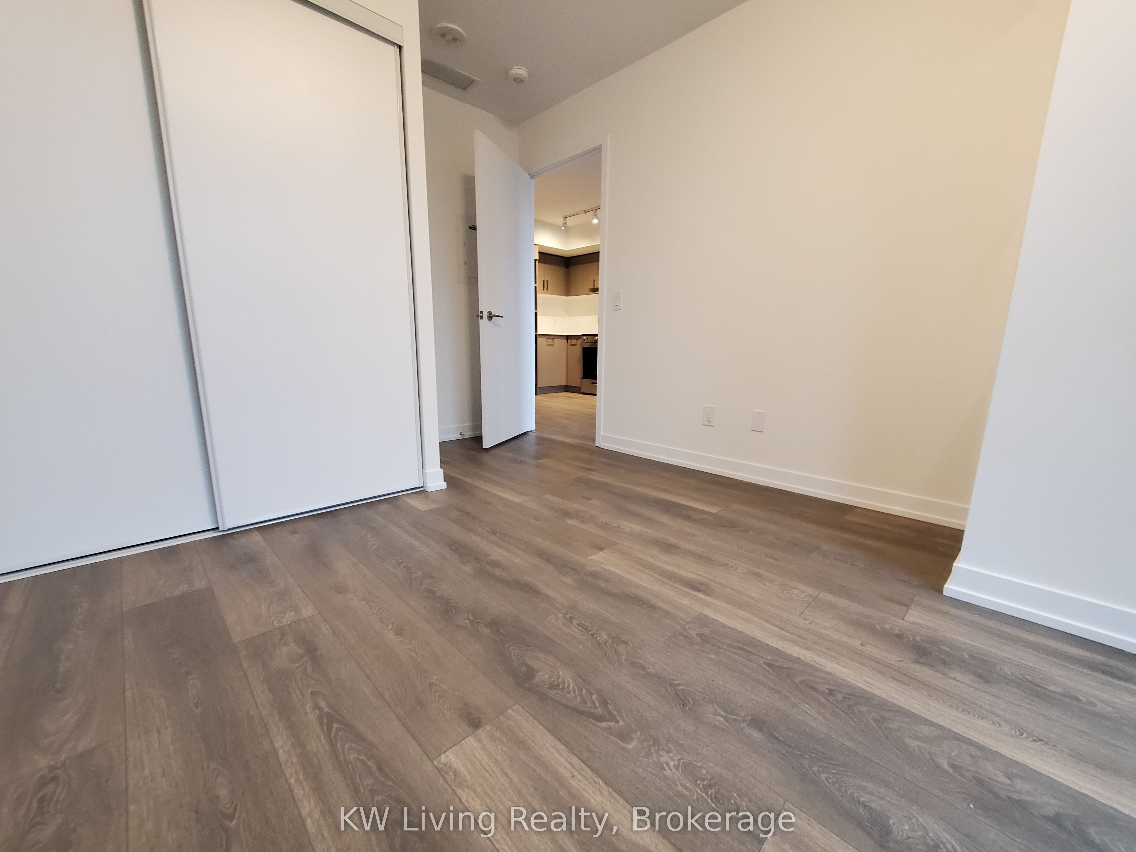 219 Dundas Street E Ph106 Property Photo 8