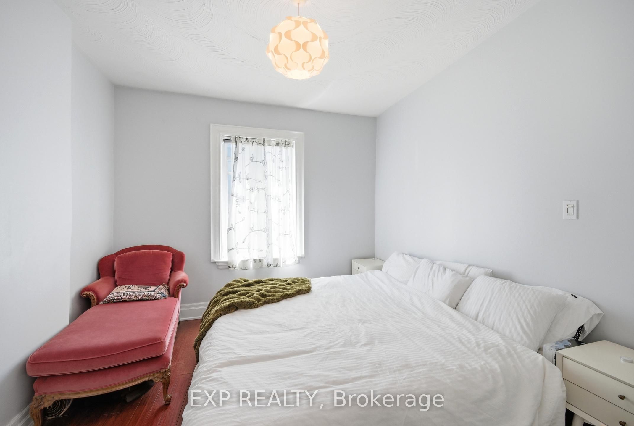 679 Ossington Avenue Property Photo 7