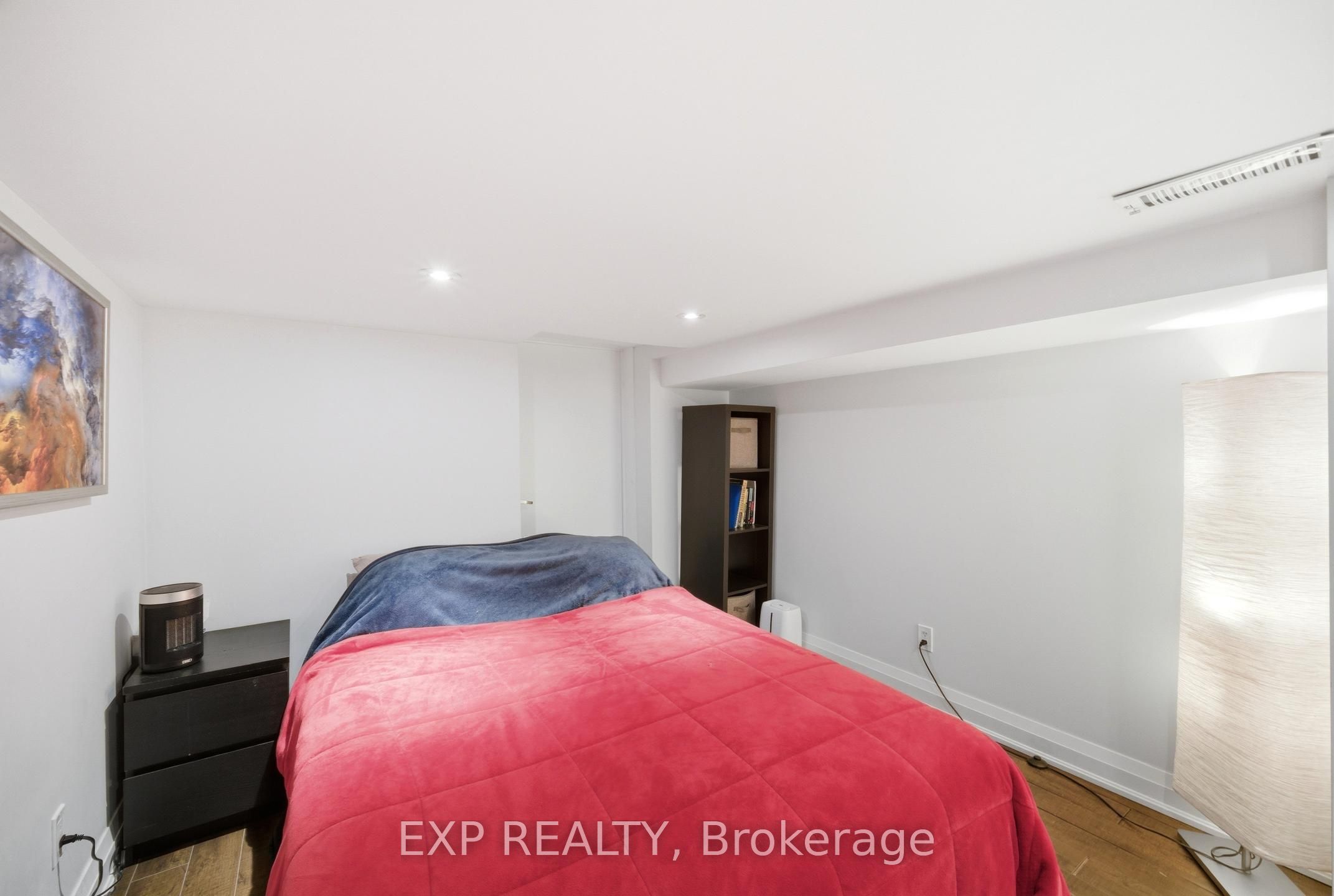 679 Ossington Avenue Property Photo 25