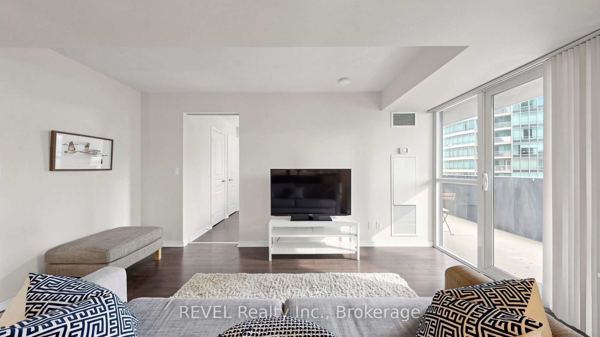 352 Front Street W 306 Property Photo 15