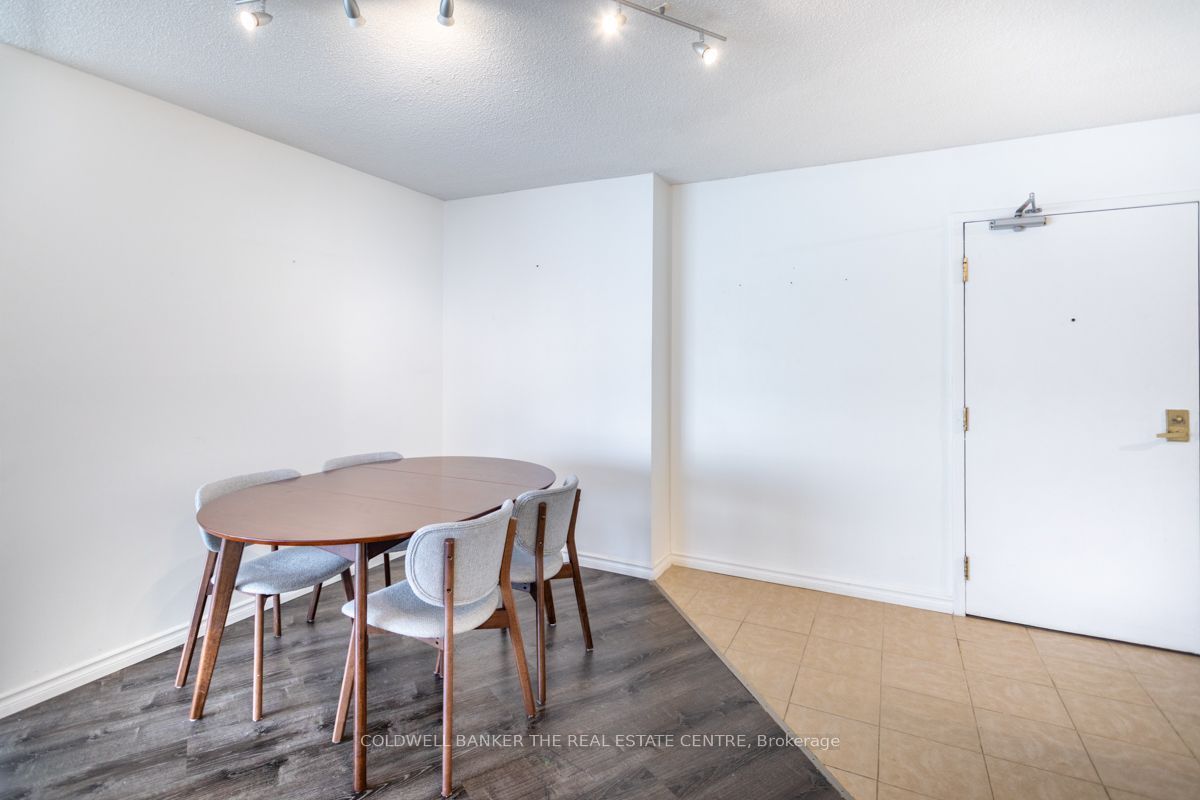260 Queens Quay W 2708 Property Photo 6