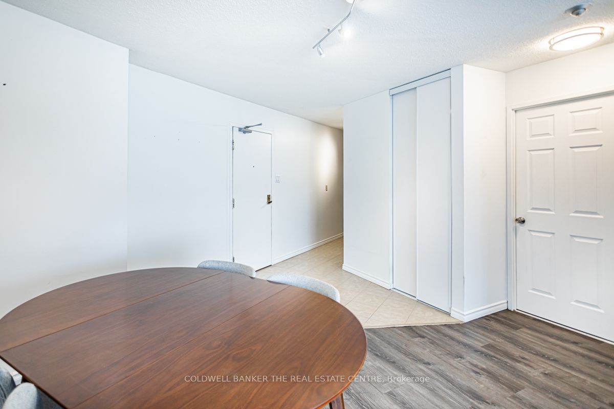 260 Queens Quay W 2708 Property Photo 8