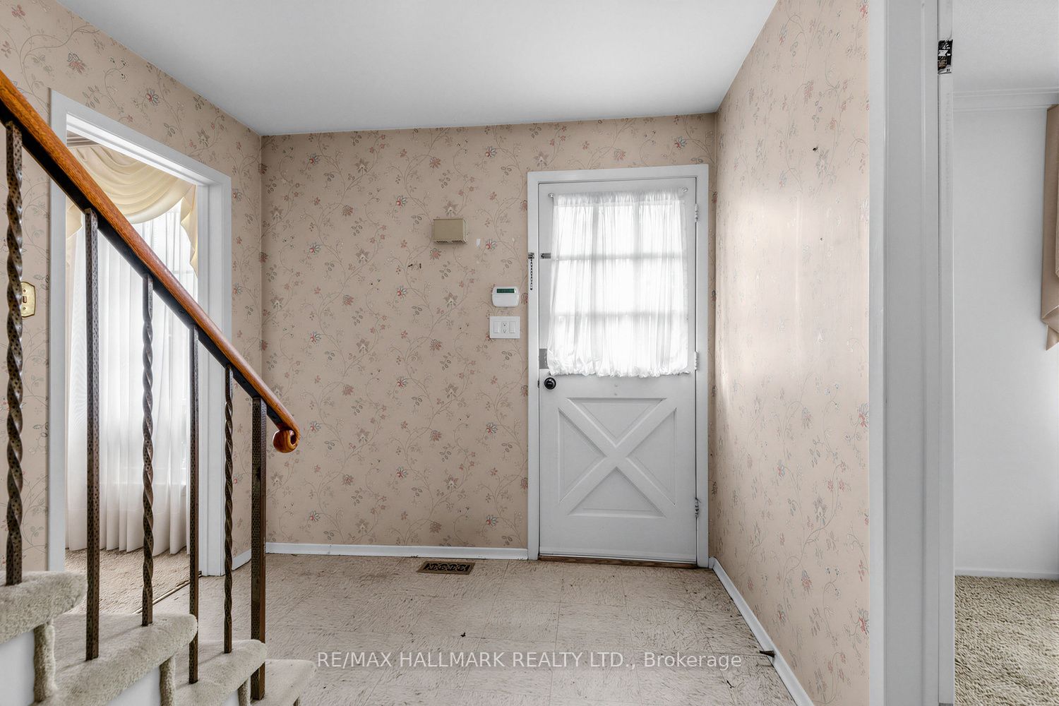 691 Conacher Drive Property Photo 3