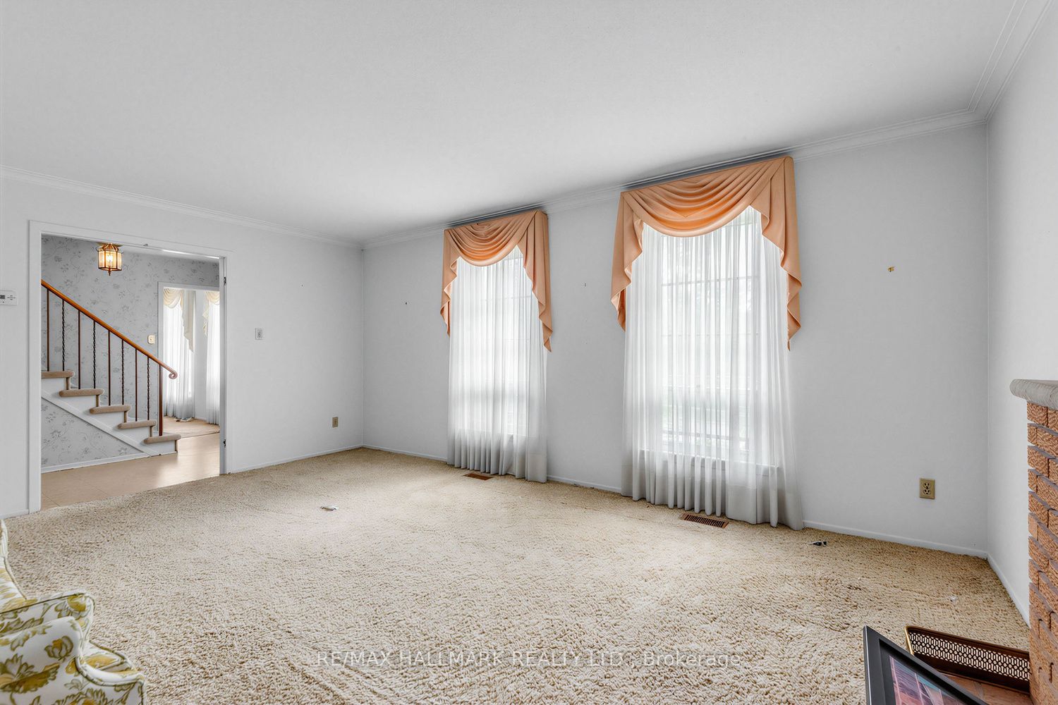691 Conacher Drive Property Photo 6