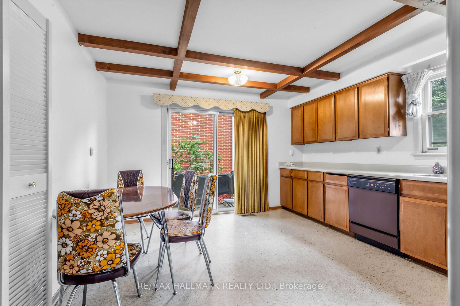691 Conacher Drive Property Photo 12
