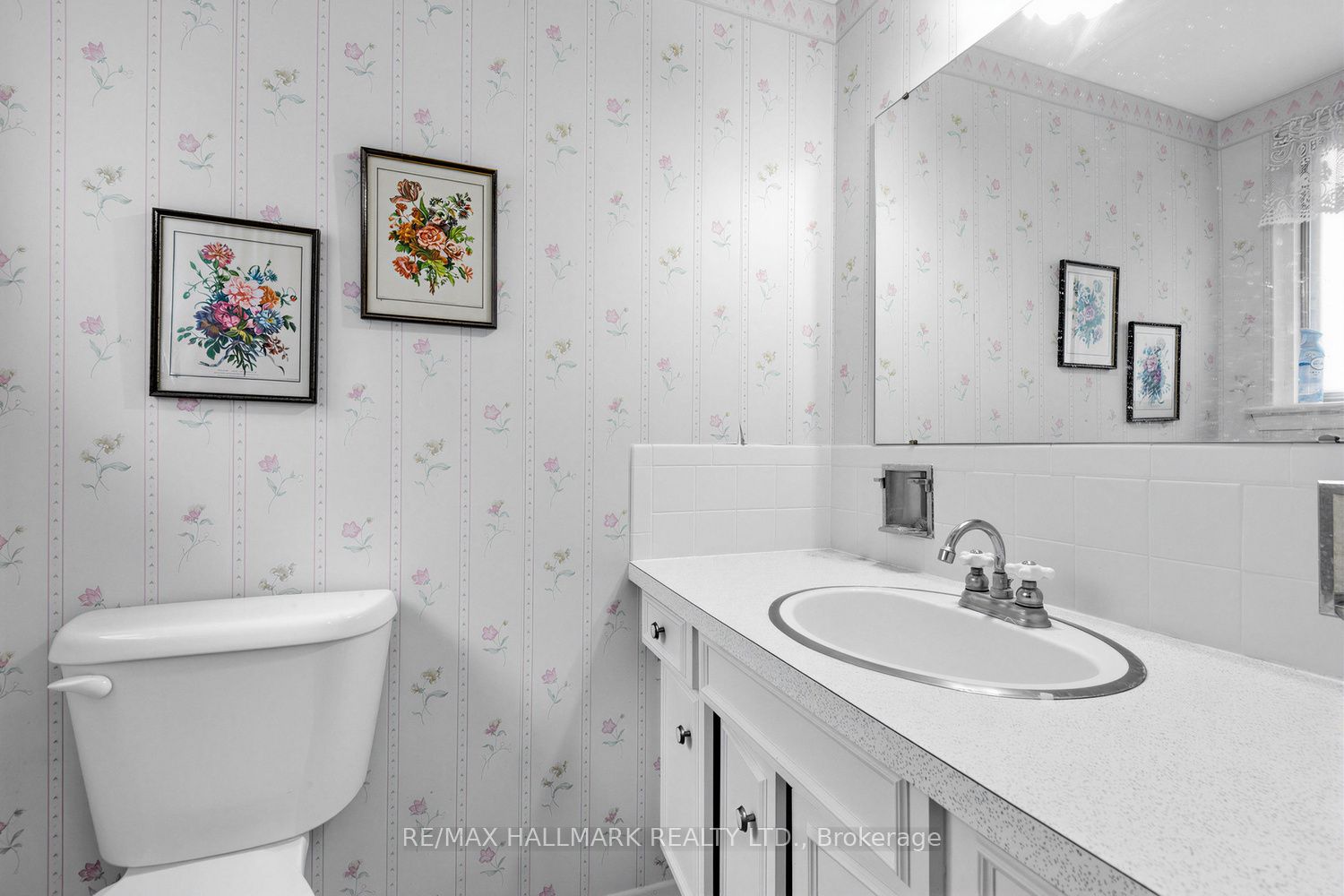 691 Conacher Drive Property Photo 15