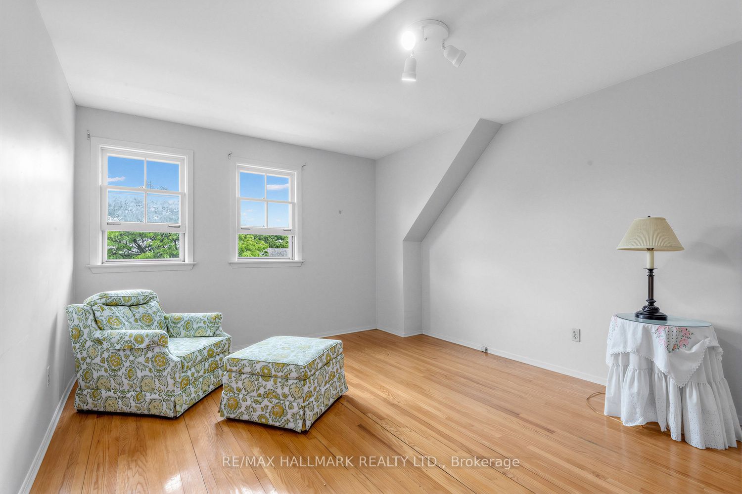 691 Conacher Drive Property Photo 19