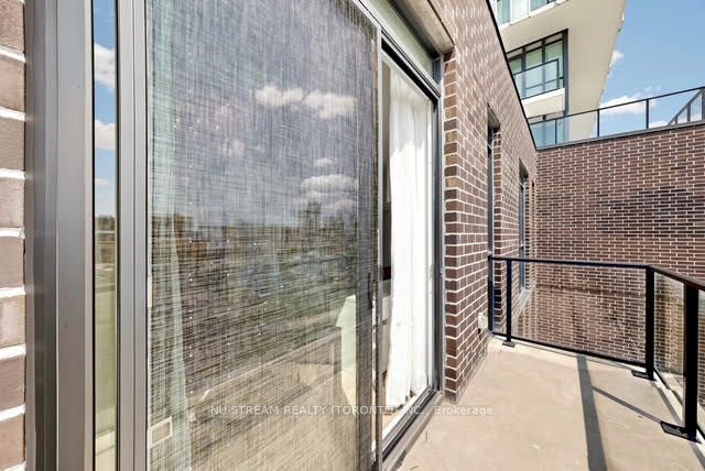 128 Fairview Mall Drive 405 Property Photo 25