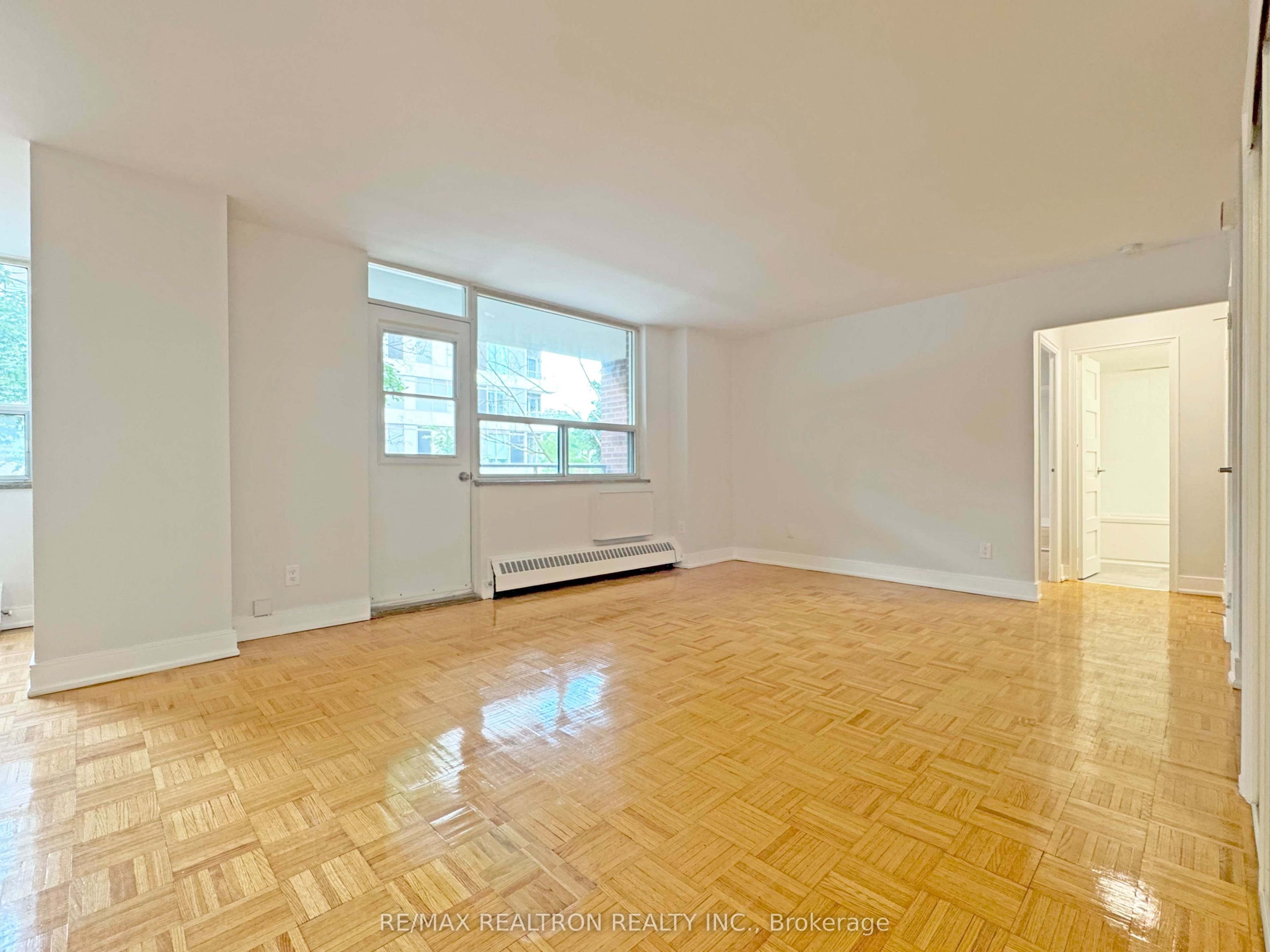 490 Eglinton Avenue E 206 Property Photo 4