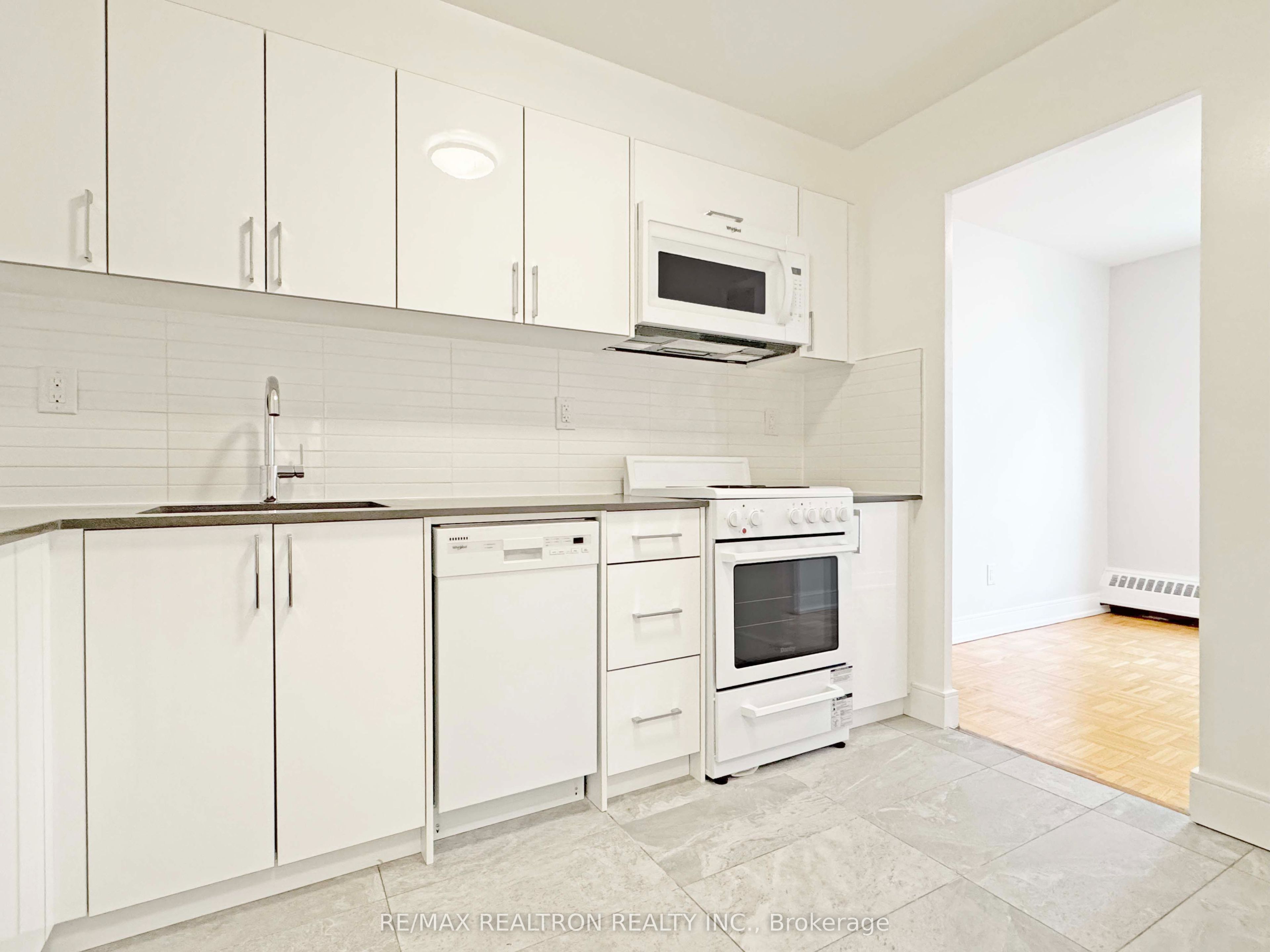 490 Eglinton Avenue E 206 Property Photo 6