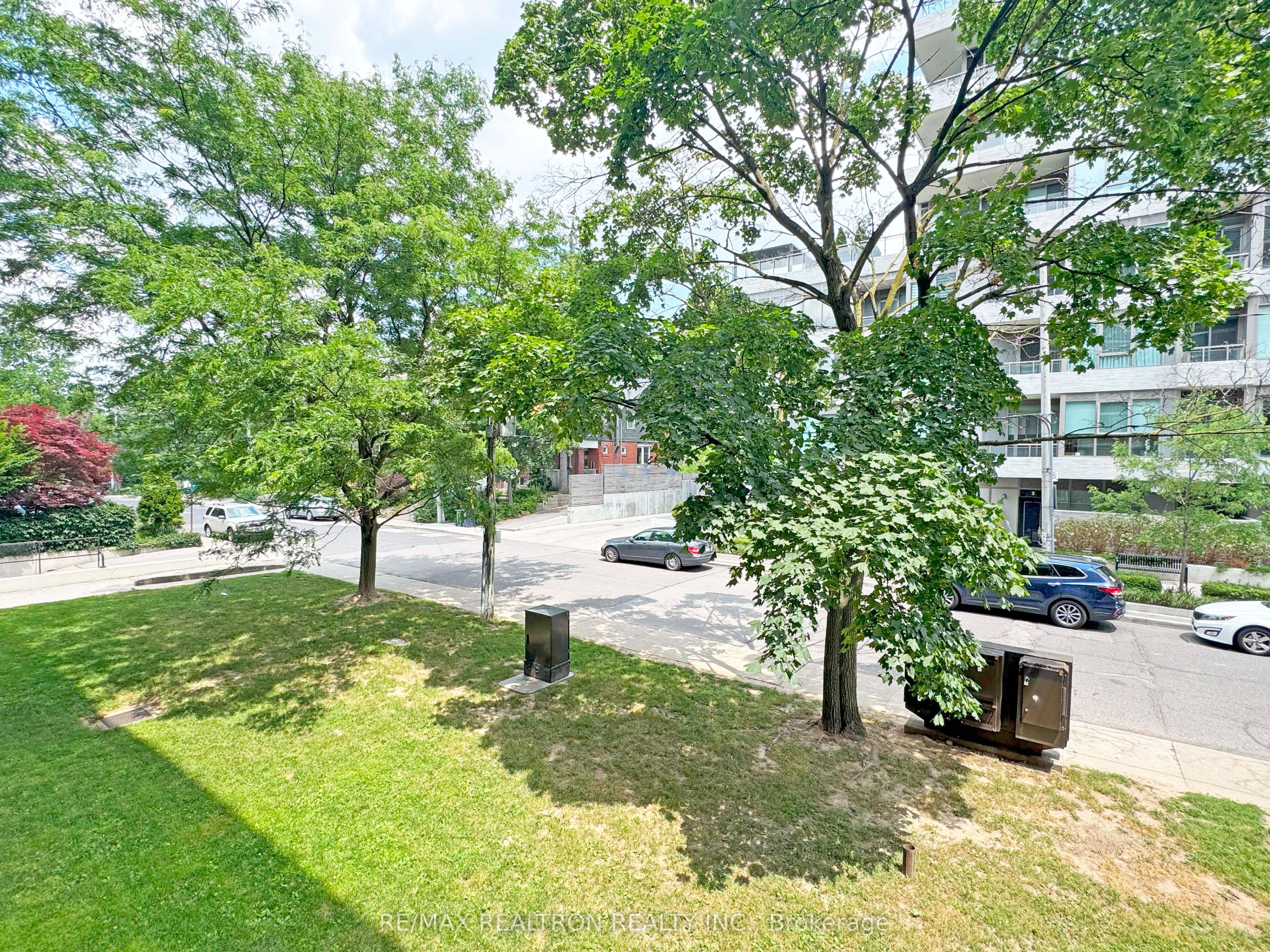 490 Eglinton Avenue E 206 Property Photo 9
