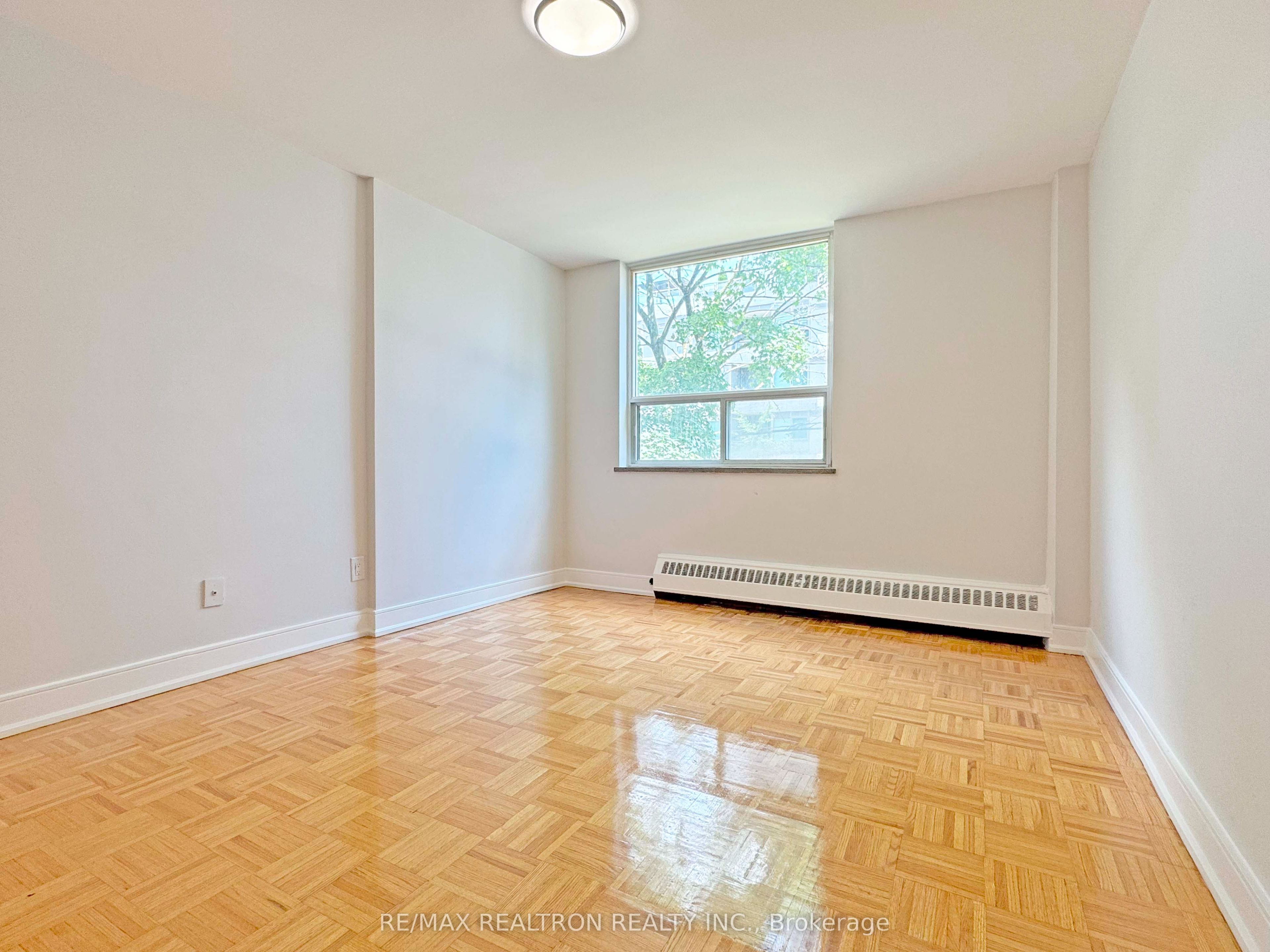 490 Eglinton Avenue E 206 Property Photo 12