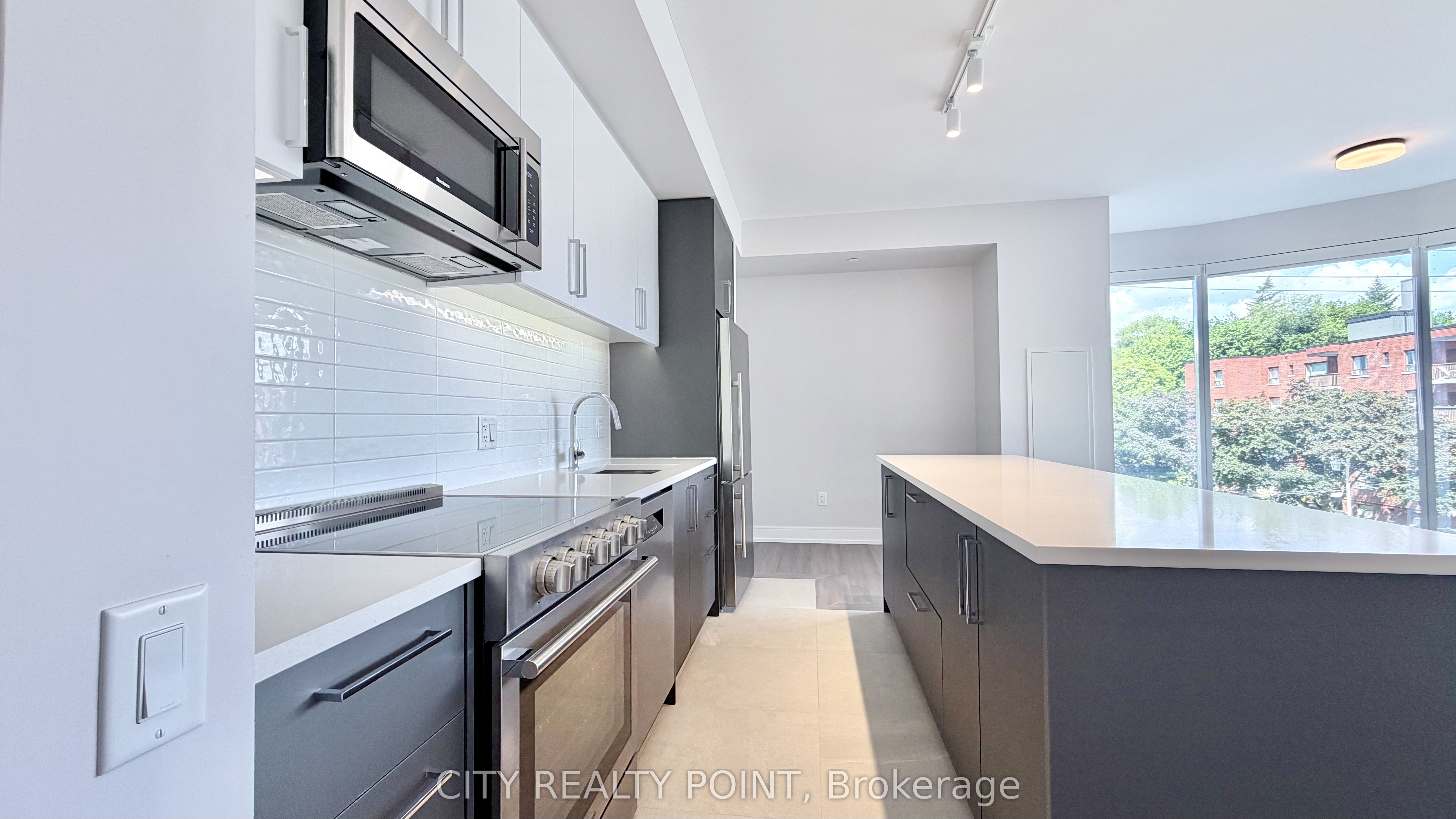 2525 Bathurst Street 407 Property Photo 6
