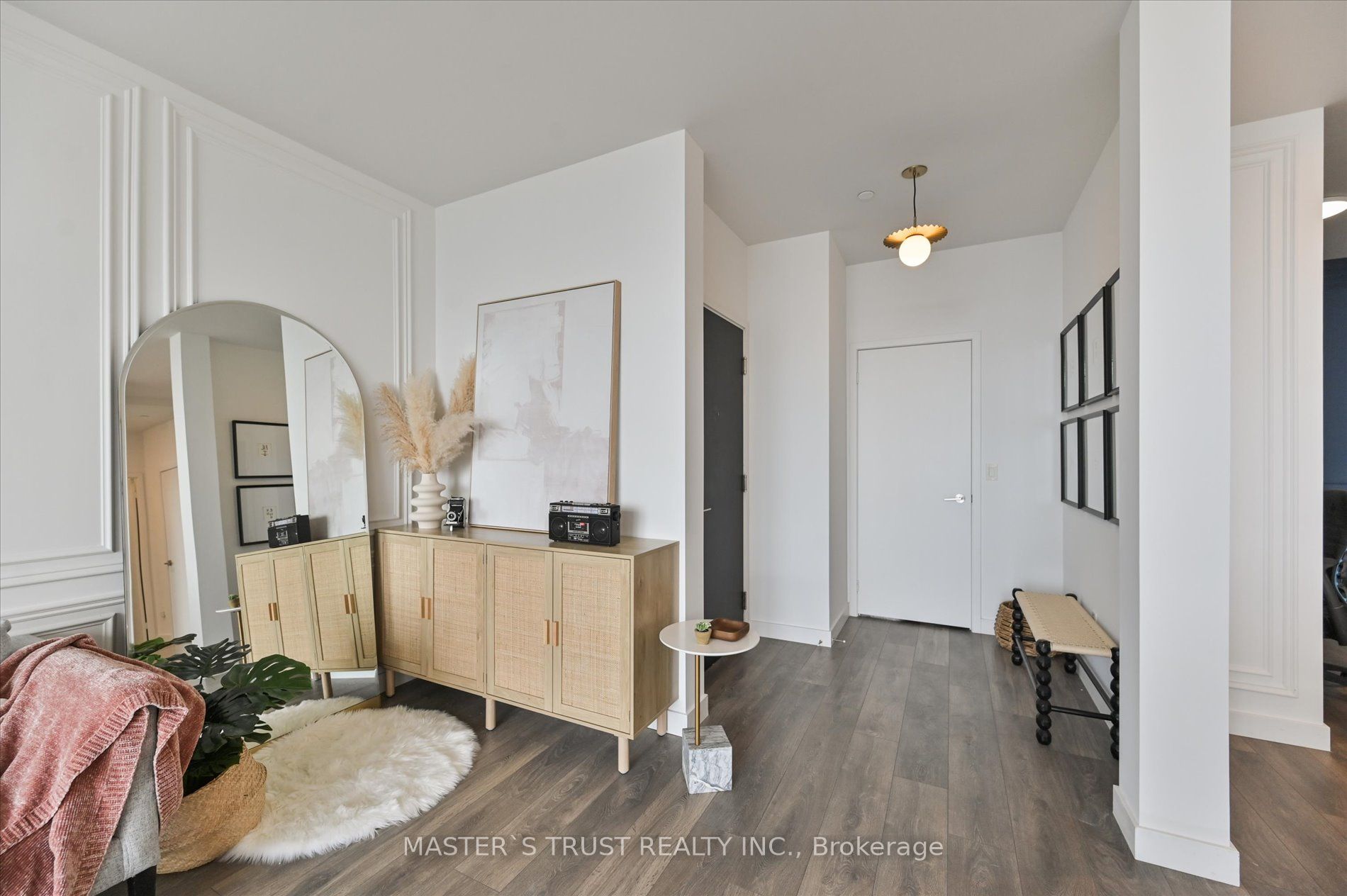 8 Eglinton Avenue E Ph5801 Property Photo 6