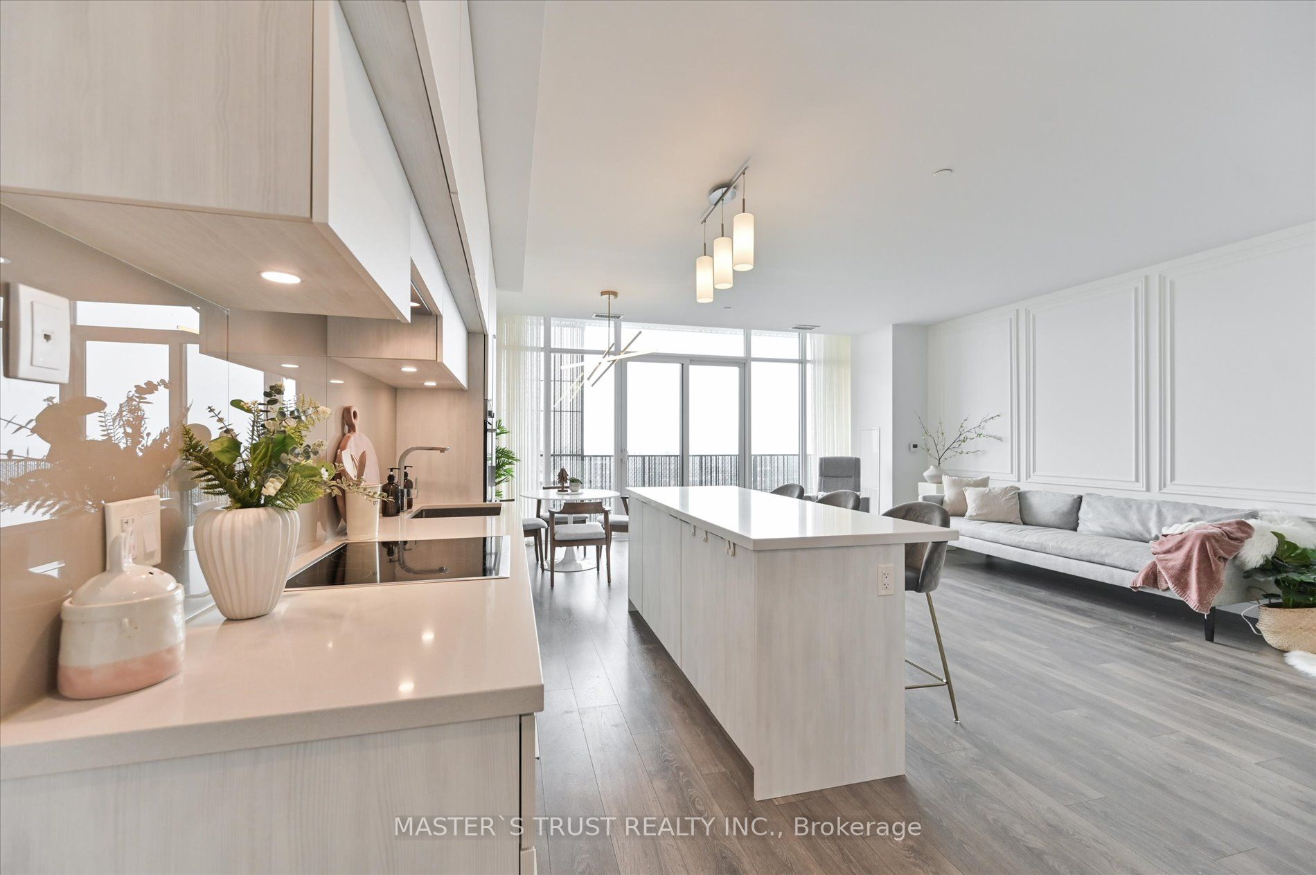 8 Eglinton Avenue E Ph5801 Property Photo 8