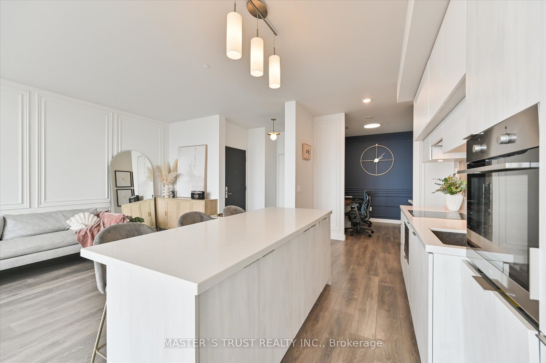 8 Eglinton Avenue E Ph5801 Property Photo 9