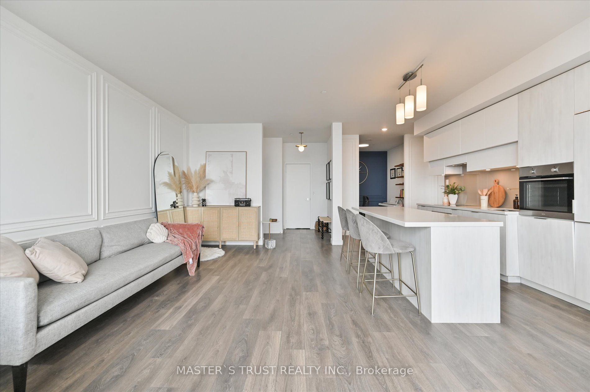 8 Eglinton Avenue E Ph5801 Property Photo 12