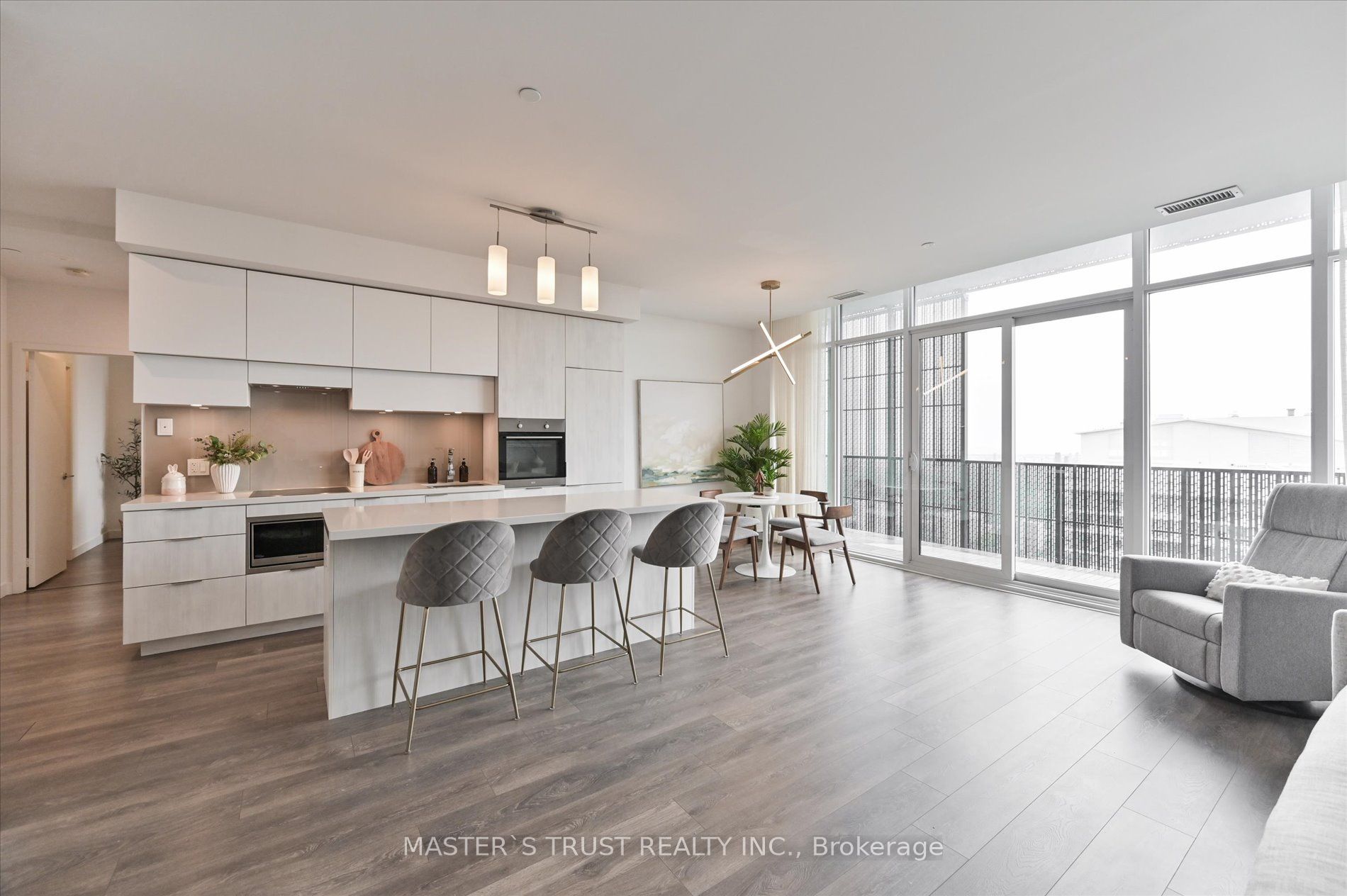 8 Eglinton Avenue E Ph5801 Property Photo 13