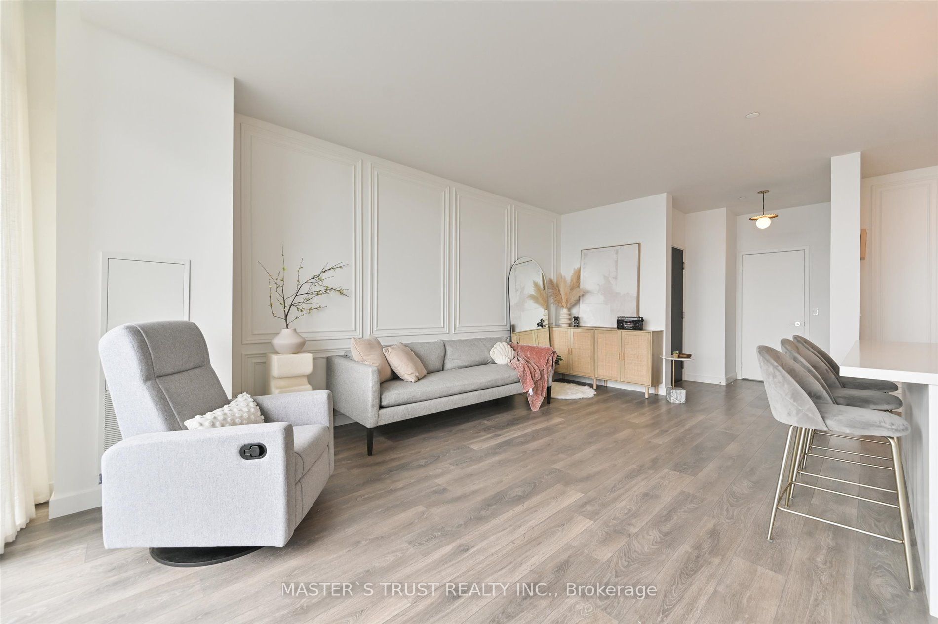 8 Eglinton Avenue E Ph5801 Property Photo 15
